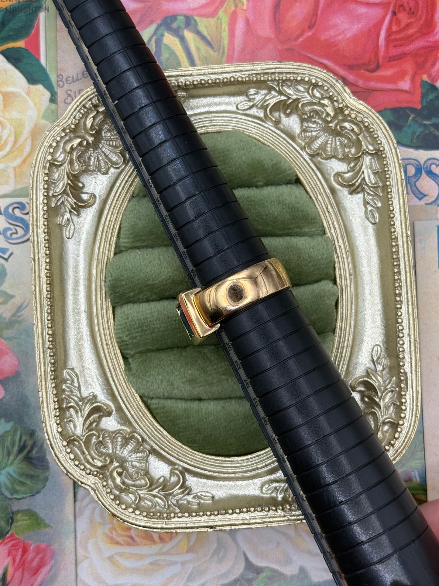 Vintage Gold Tone Old Stock Chunky Bezel Ring Size 10