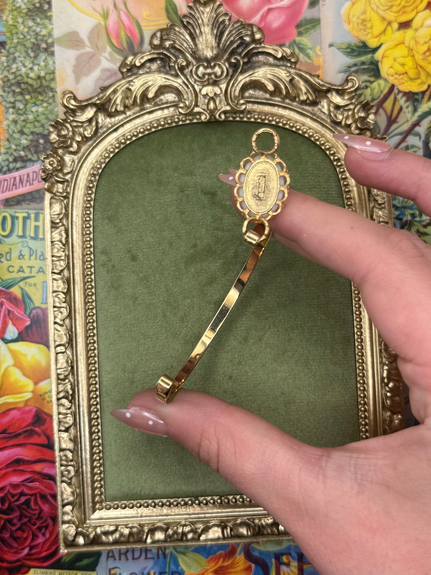 Vintage Gold Tone Avon Floral Cuff 5.75”