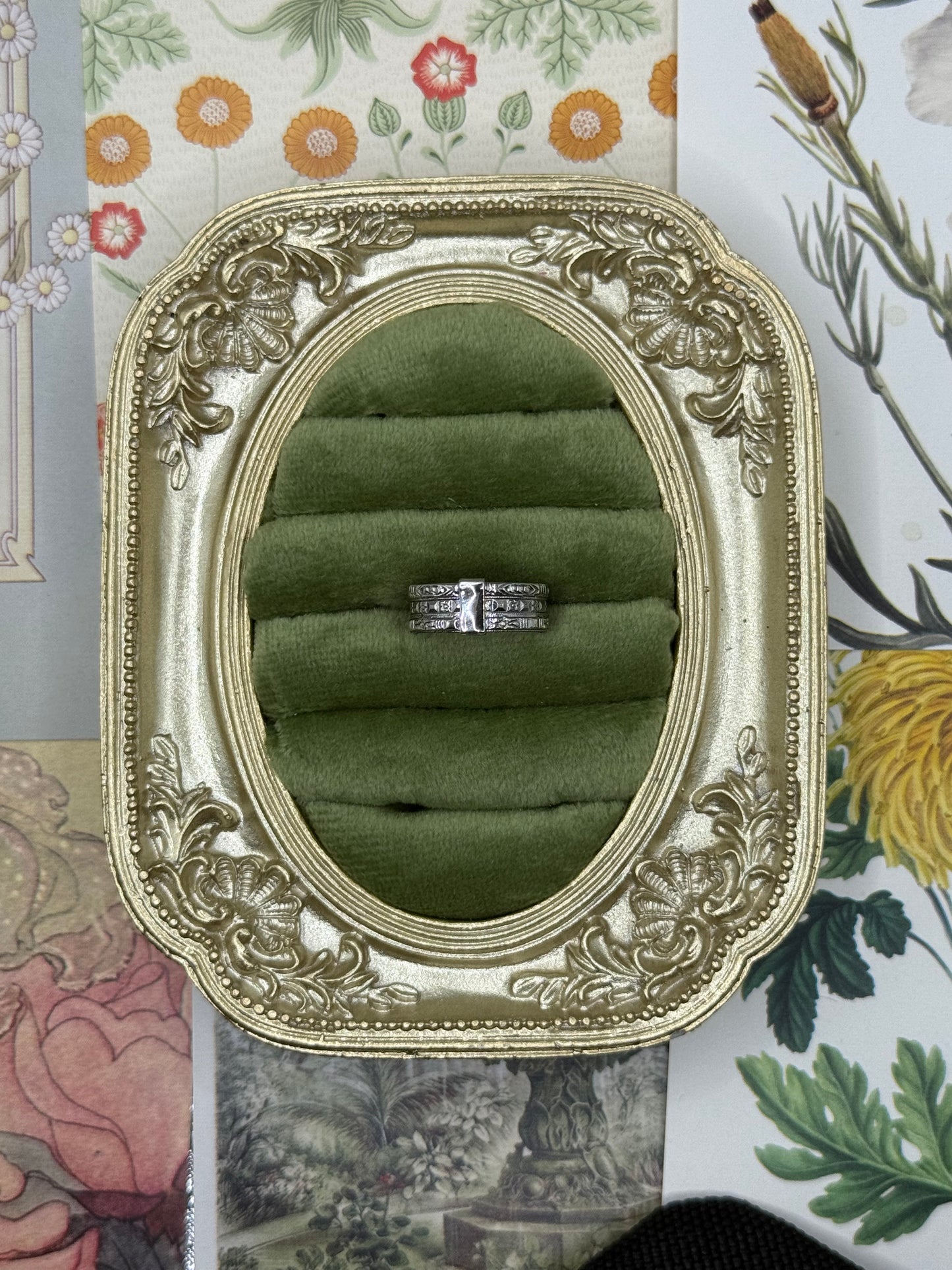 Vintage Silver Tone Dainty Avon Ring Size 5