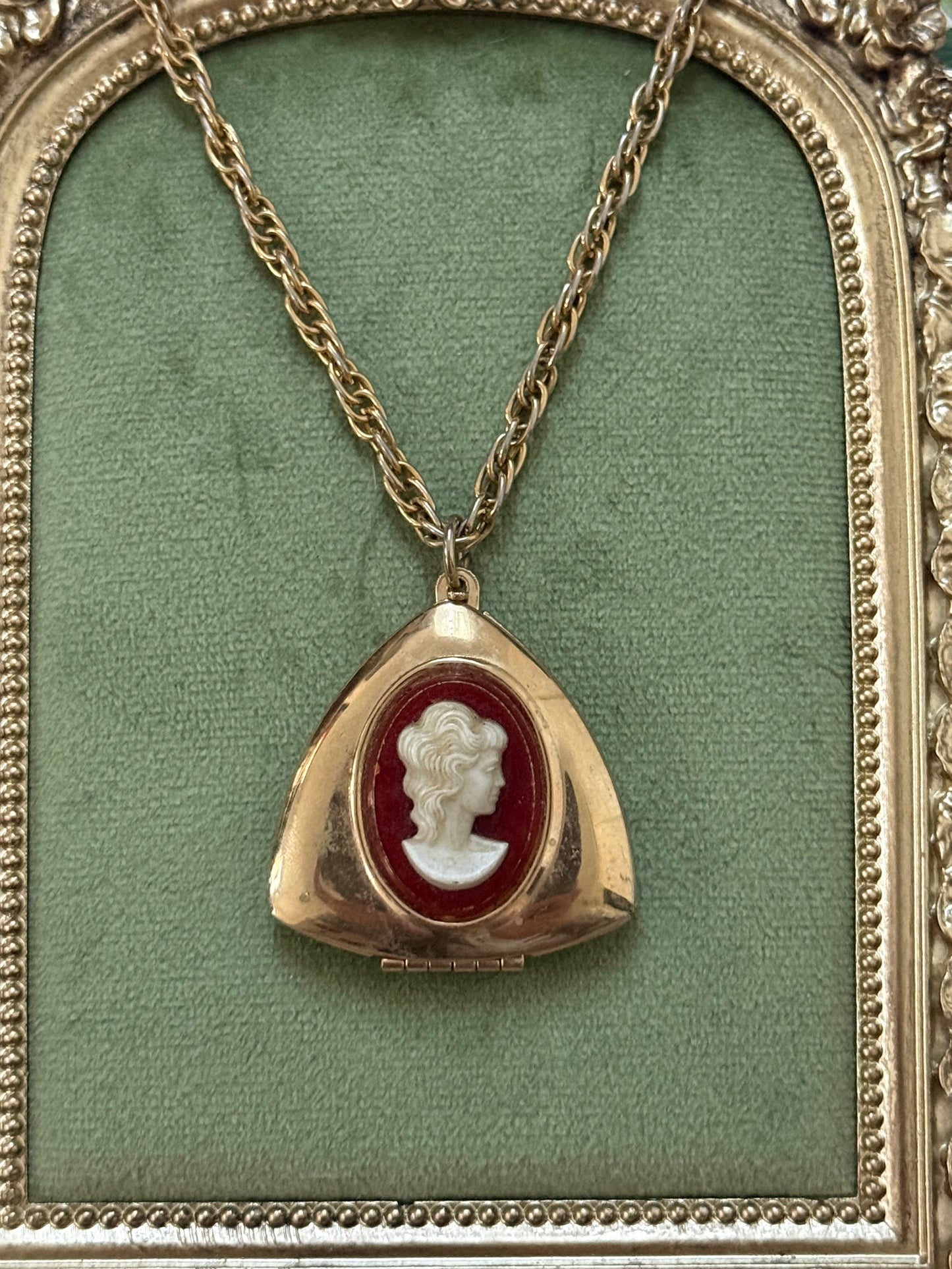 Vintage Gold Tone Cameo Locket Necklace