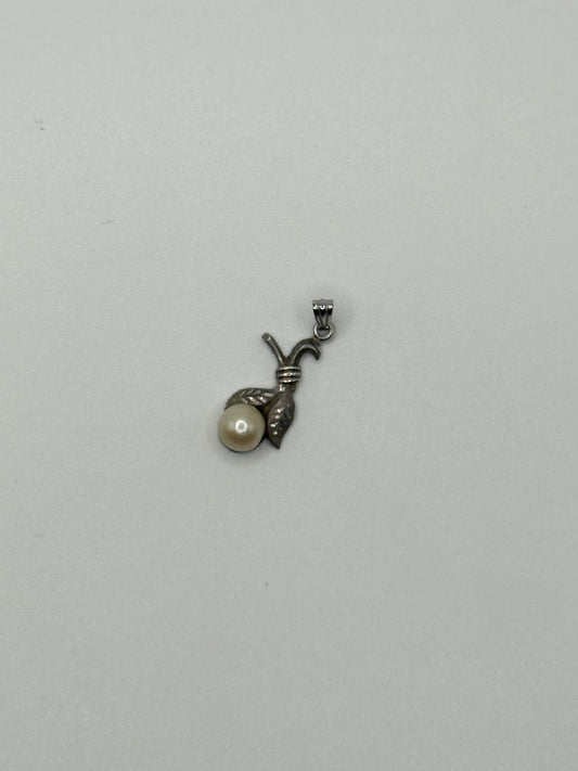 sterling silver pearl pendant