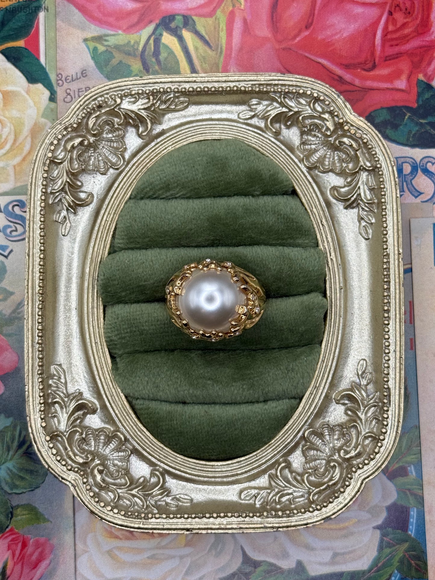 Vintage Gold Tone Pearl Ring Size 9