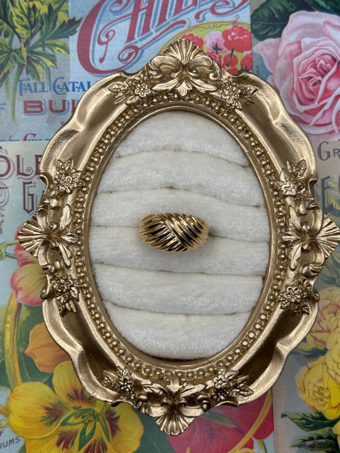 Vintage Gold Tone Chunky Ring Size 7