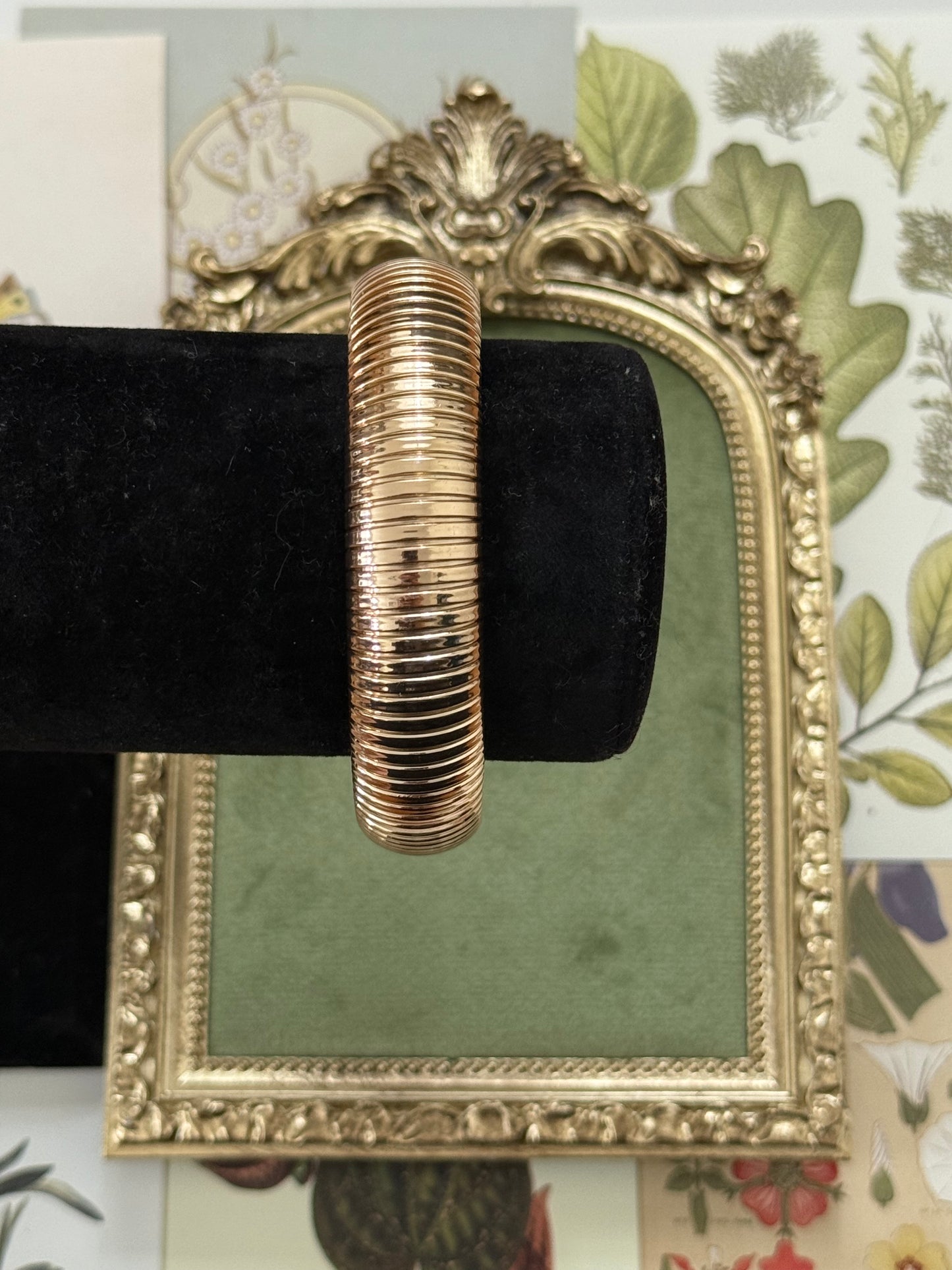 Vintage Gold Tone Chunky Bangle