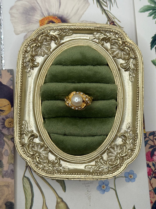 Vintage Gold Tone Avon Pearl Ring Size 6