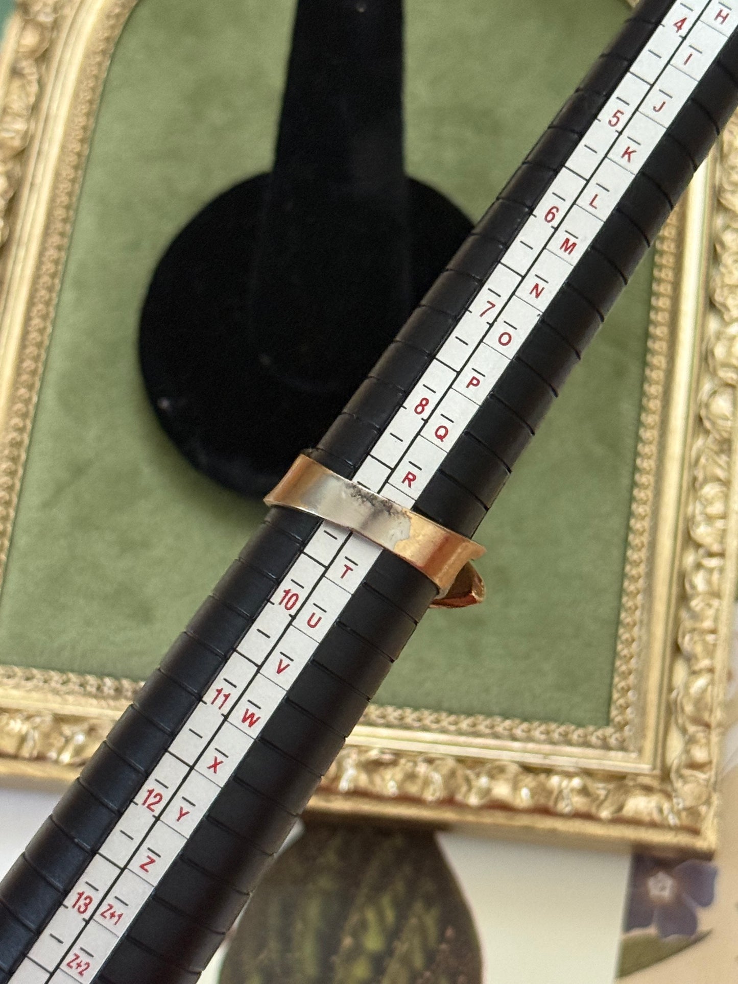 Vintage Gold Tone Green Stone Ring Size 9