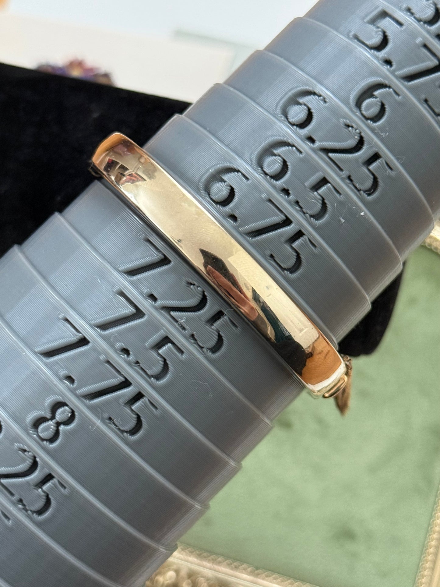 Vintage Gold Tone Hinged Bangle