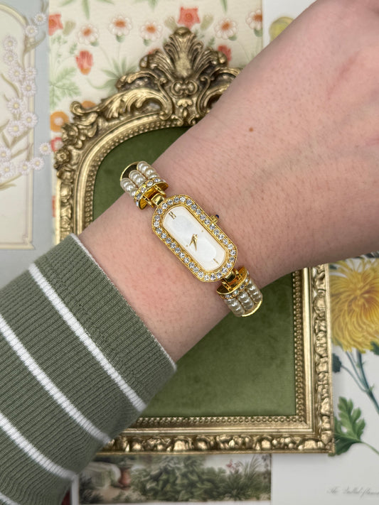 Working Vintage Gold Tone Elizabeth Taylor x Avon Pearl Watch