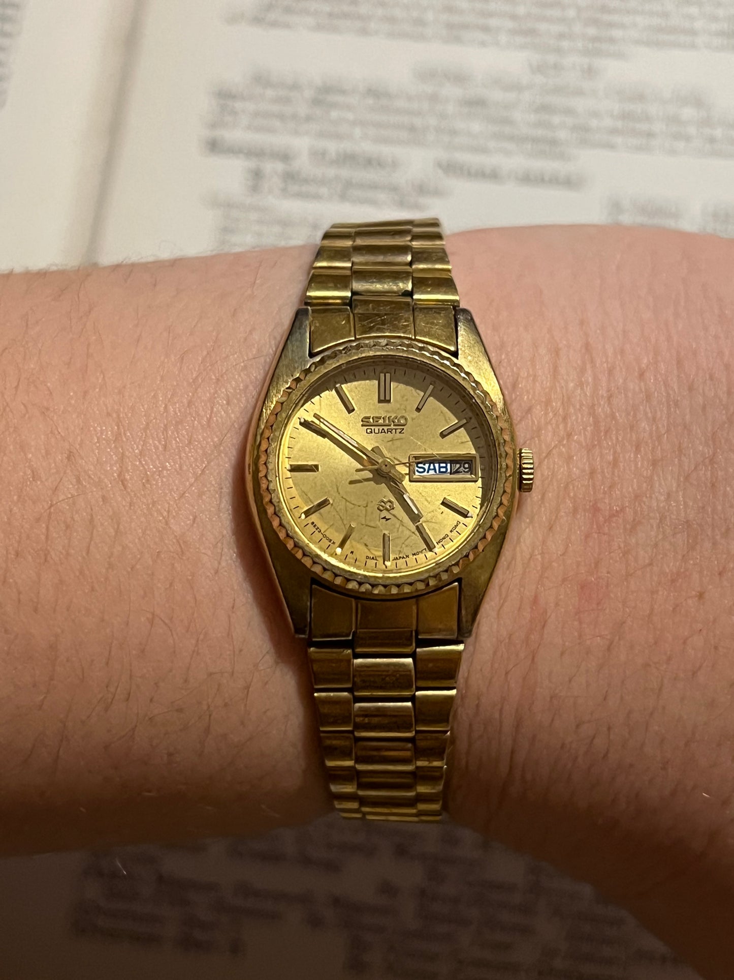 seiko 1989 gold tone day date vintage women’s watch