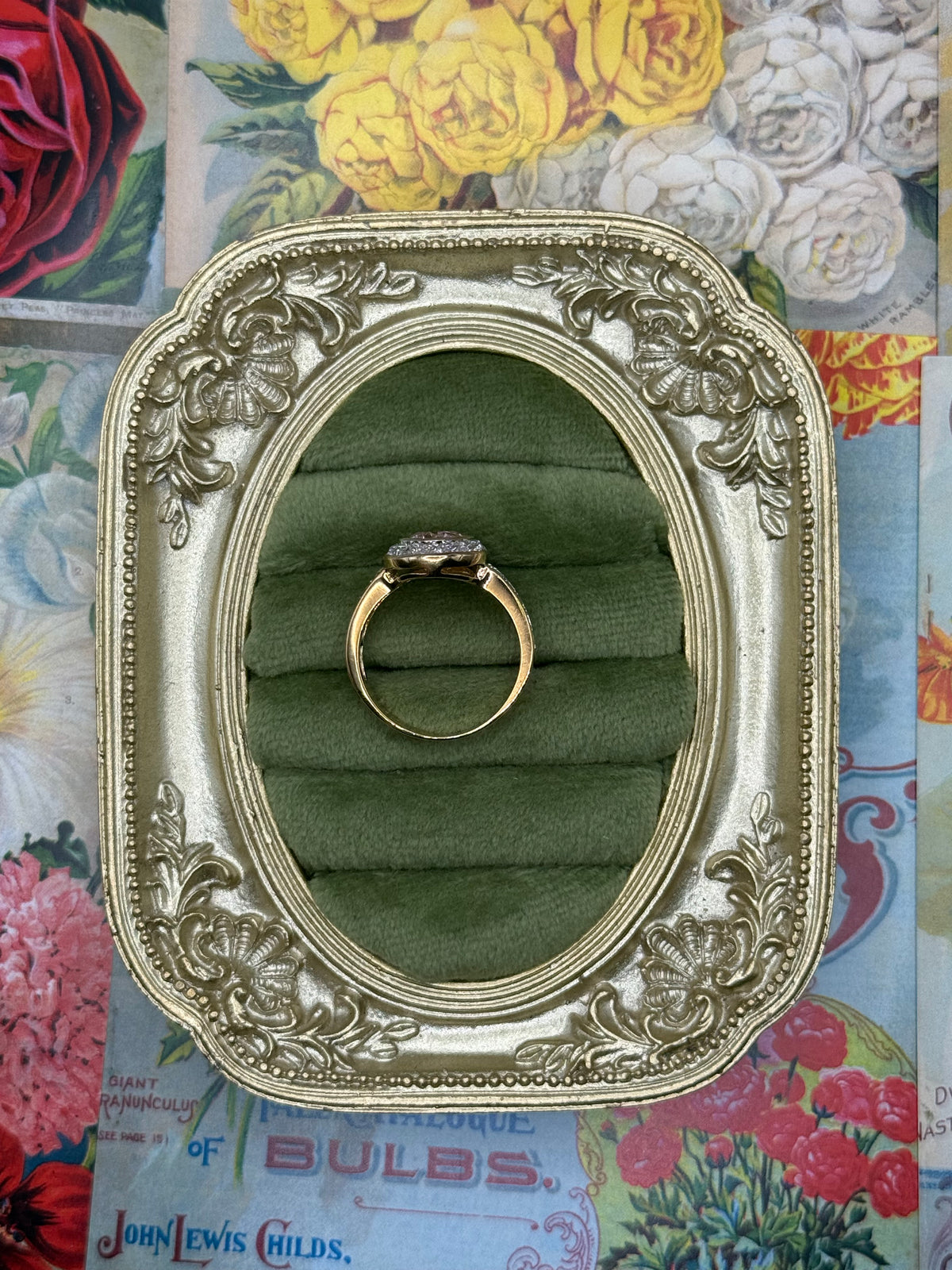 Vintage Gold Tone Old Stock Ring Size 9