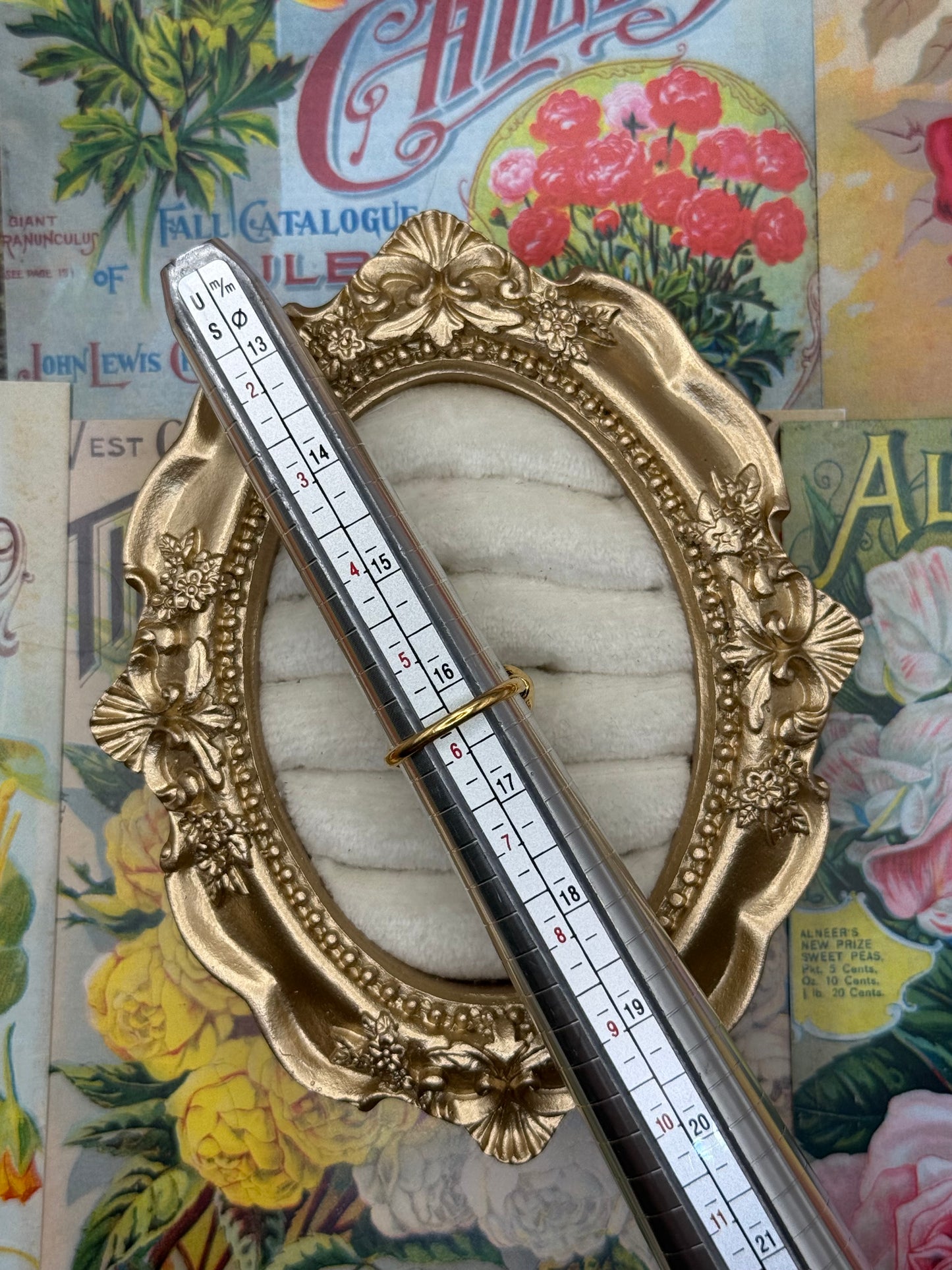 Vintage Gold Tone Avon Ring Size 5.75