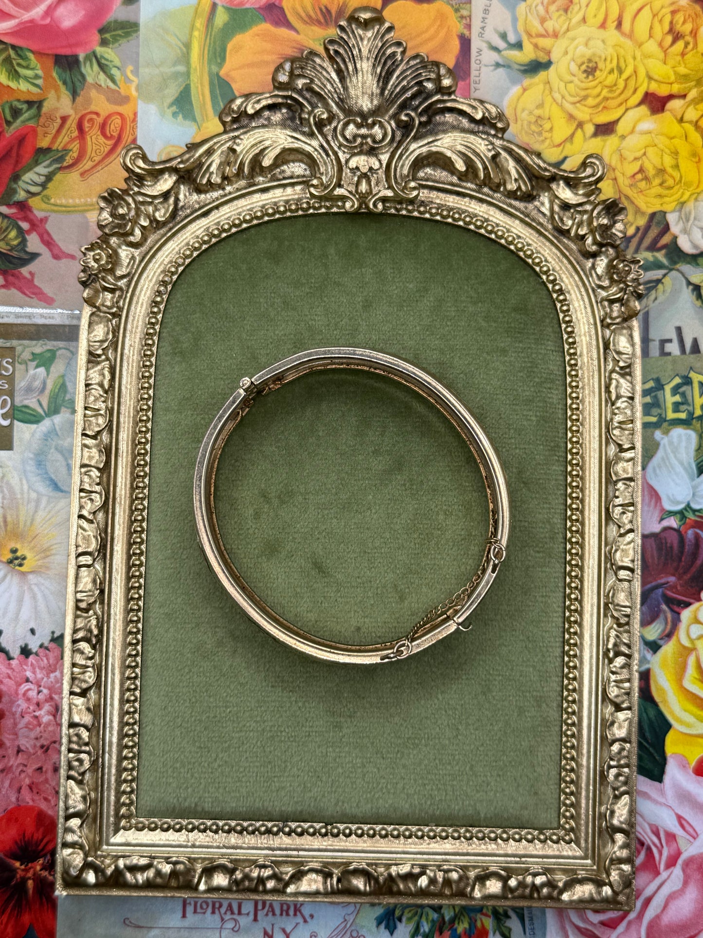 Vintage Gold Tone Floral Embossed Hinge Cuff Bracelet 6.5”