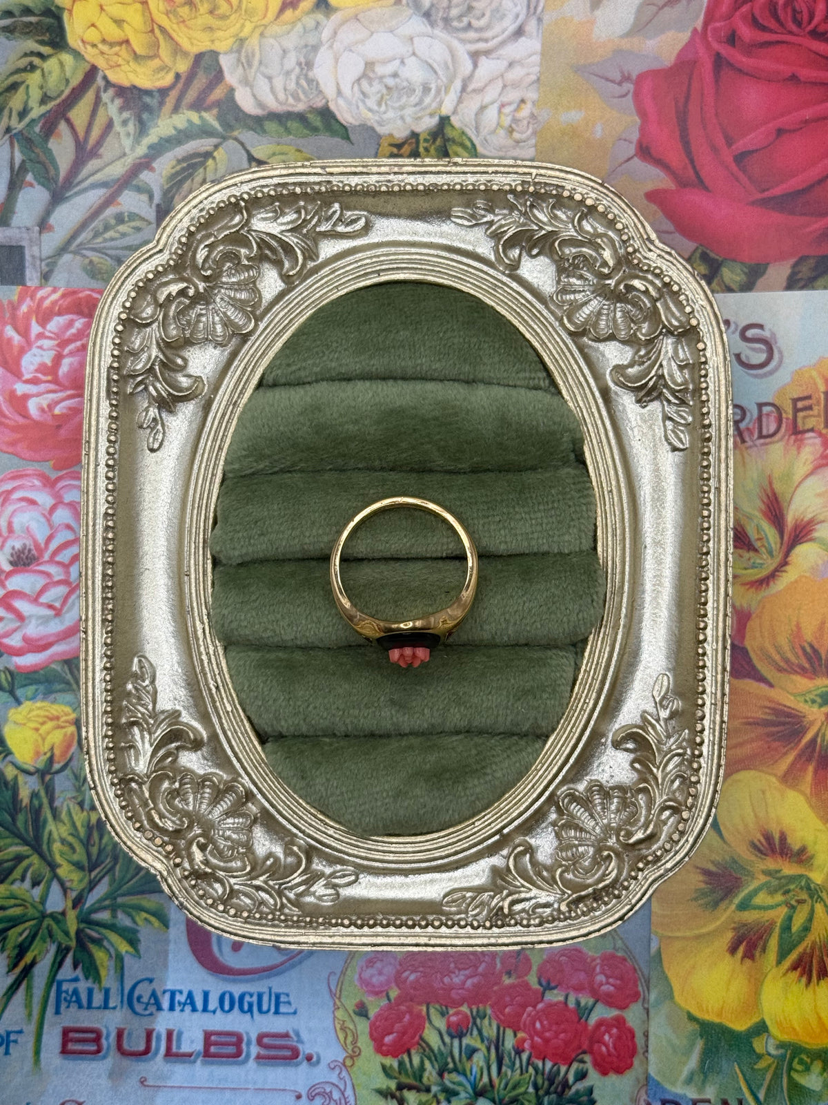 Vintage Gold Tone RARE Avon Midnight Rose Ring Size 7
