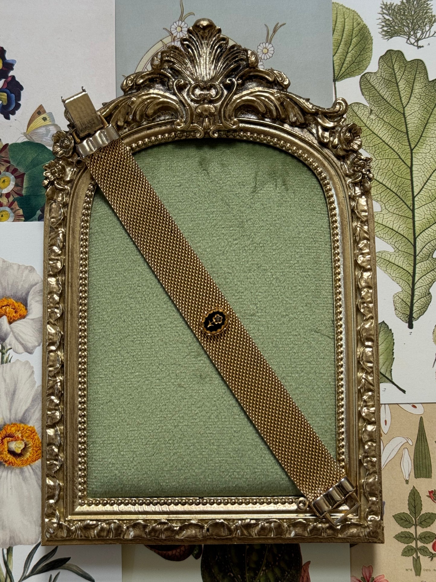 Vintage Gold Tone Floral Bracelet