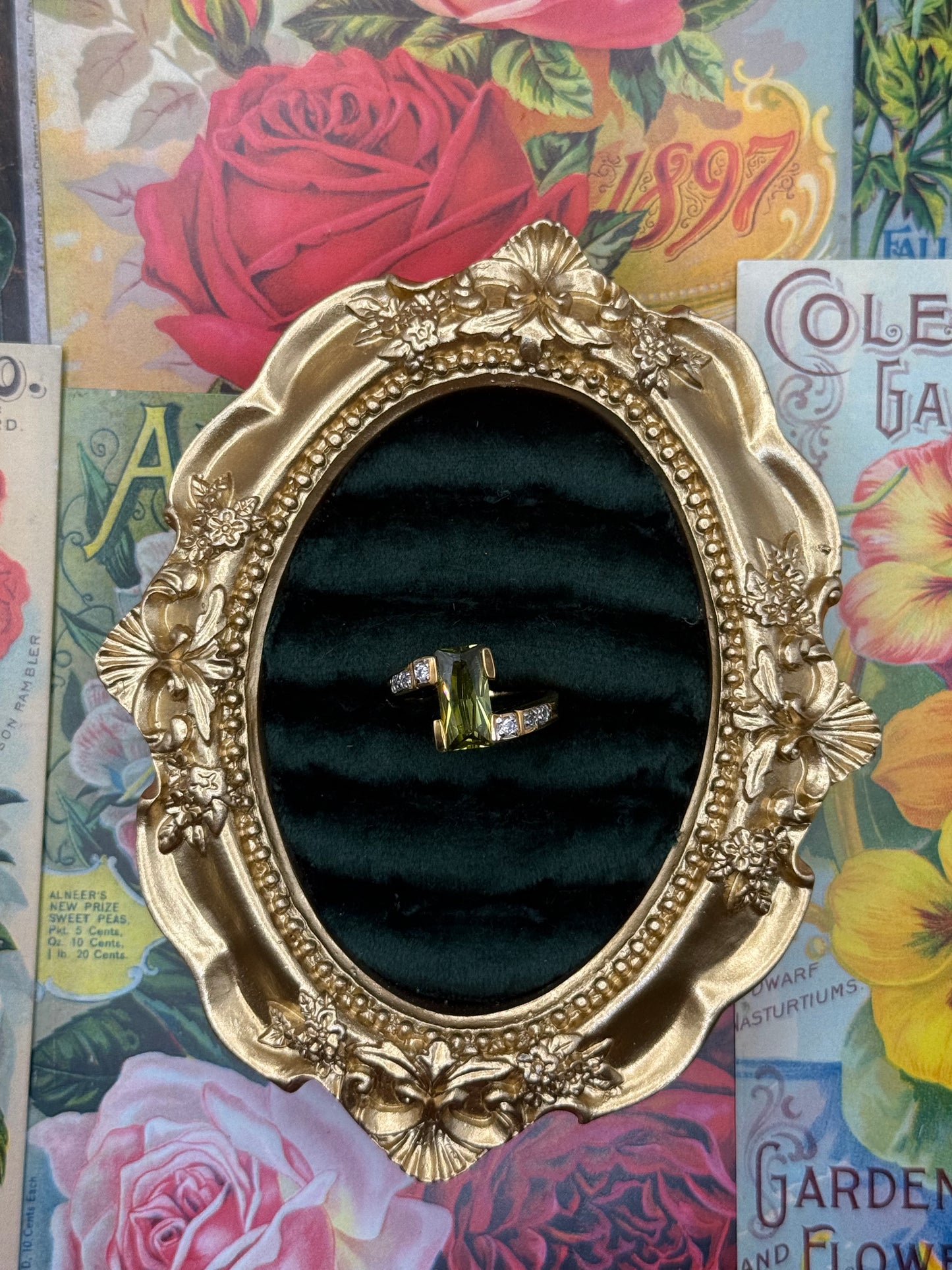 Vintage Gold Tone Old Stock Ring Size 7