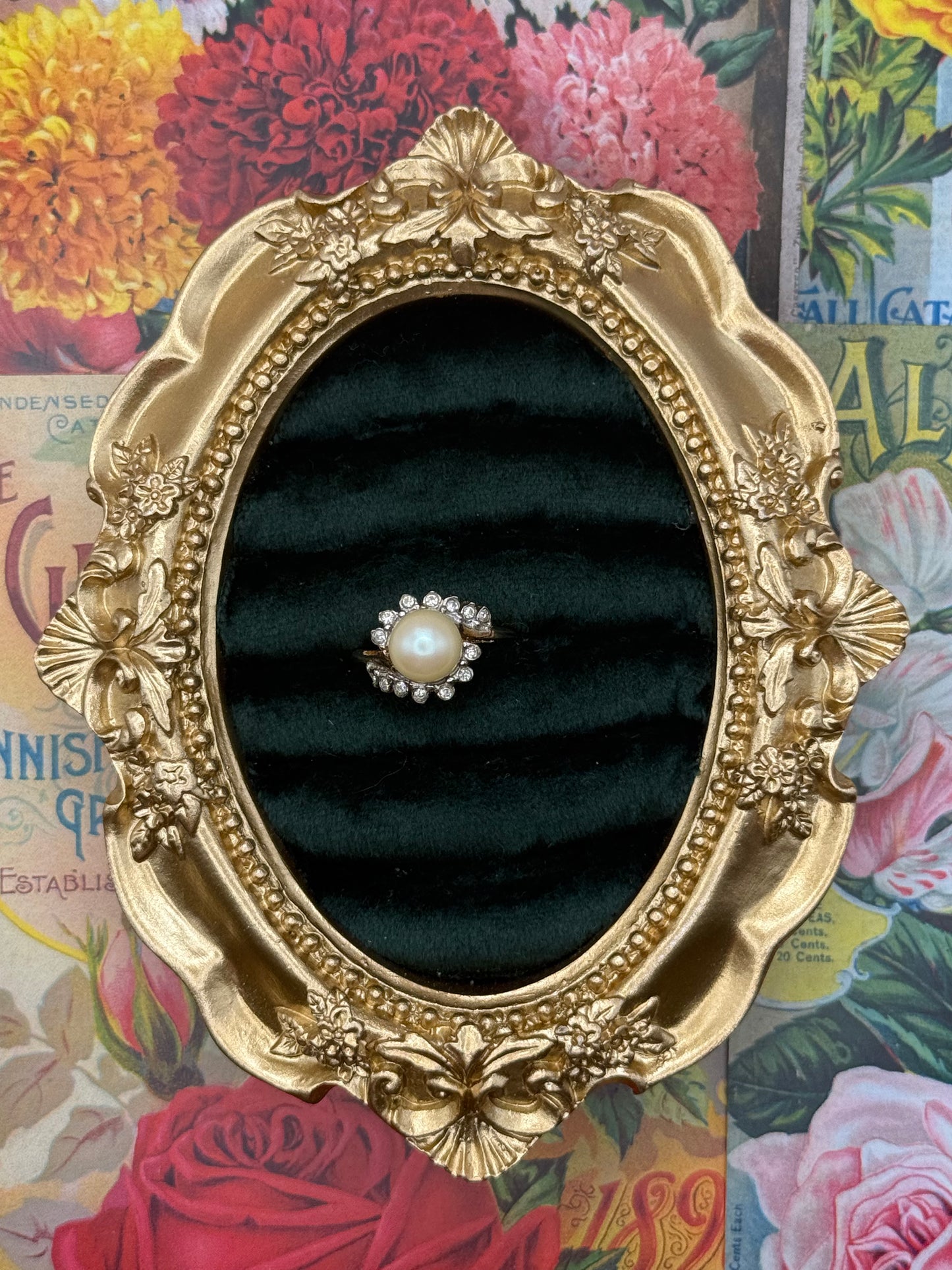 Vintage Gold Tone Old Stock Ring Size 5