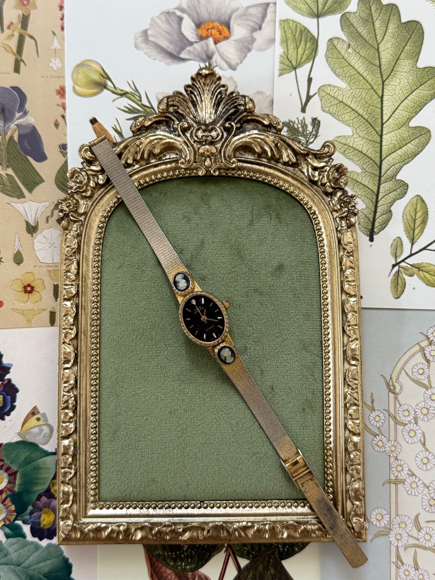 Working Vintage Gold Tone Adjustable Cameo Watch
