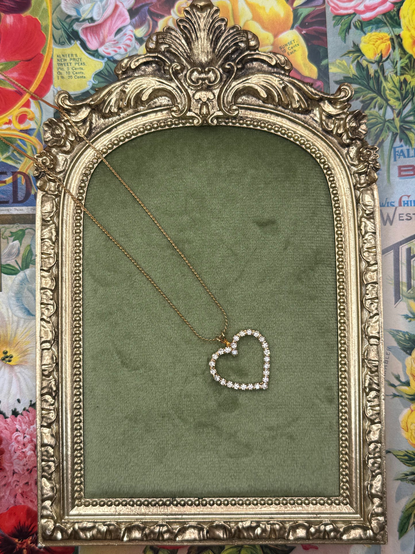 Vintage Gold Tone Rhinestone Heart Necklace 16”