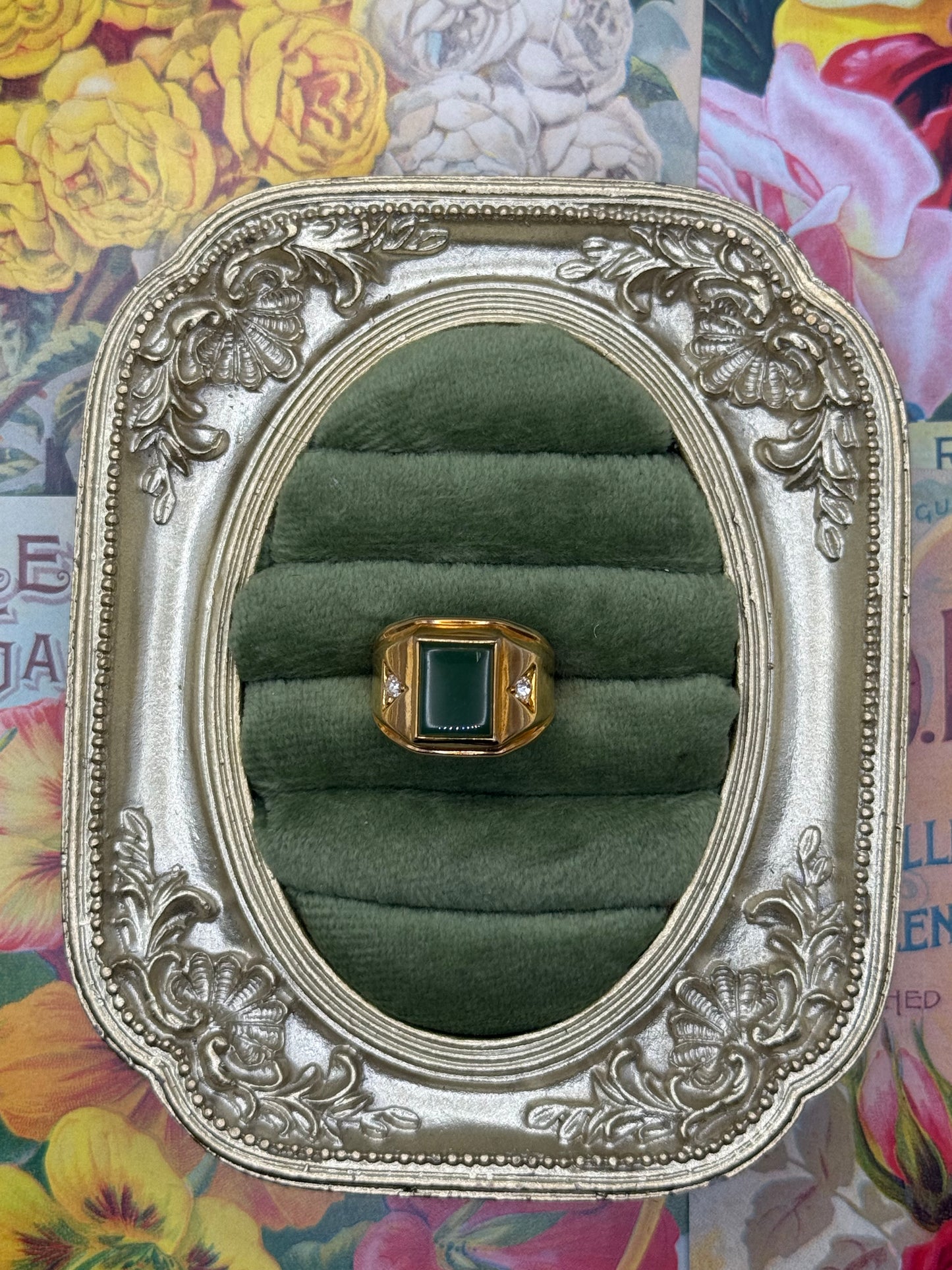 Vintage Gold Tone Jade Style Ring Size 6.5