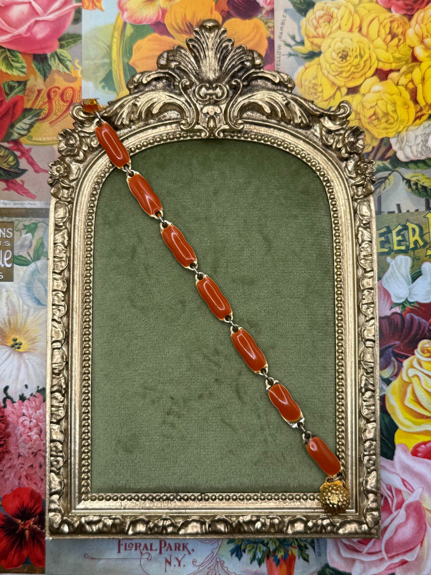 Vintage Gold Tone Enameled Bracelet 6”