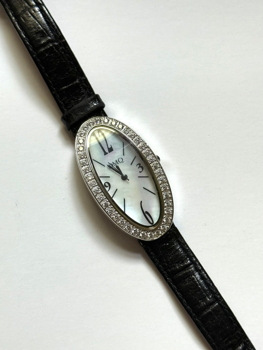 working silver tone leather strap watch