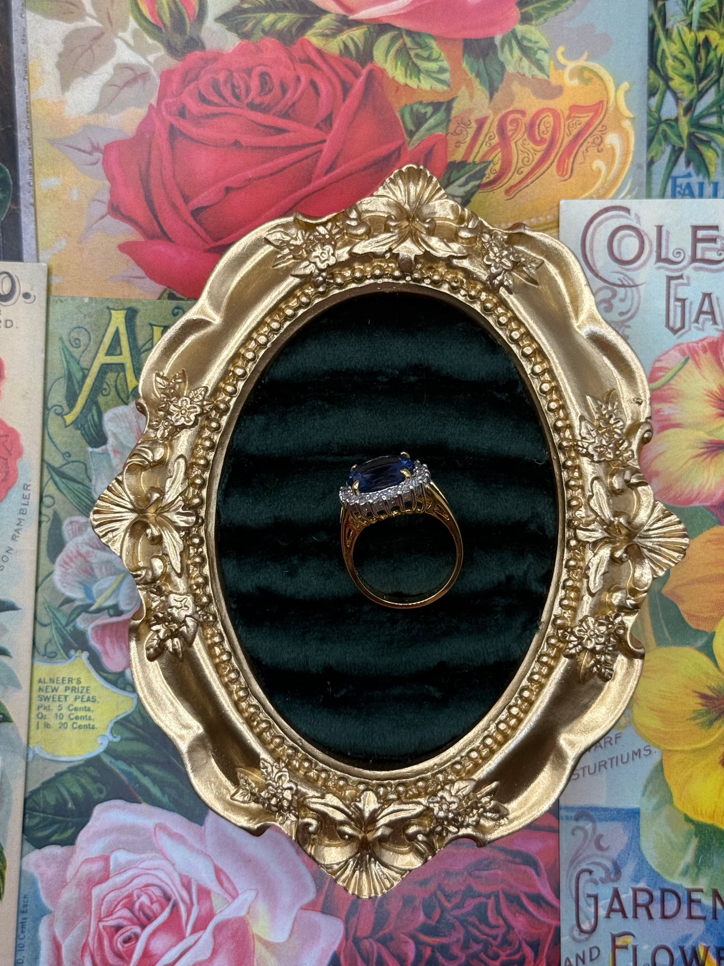 Vintage Gold Tone Old Stock Ring Size 6