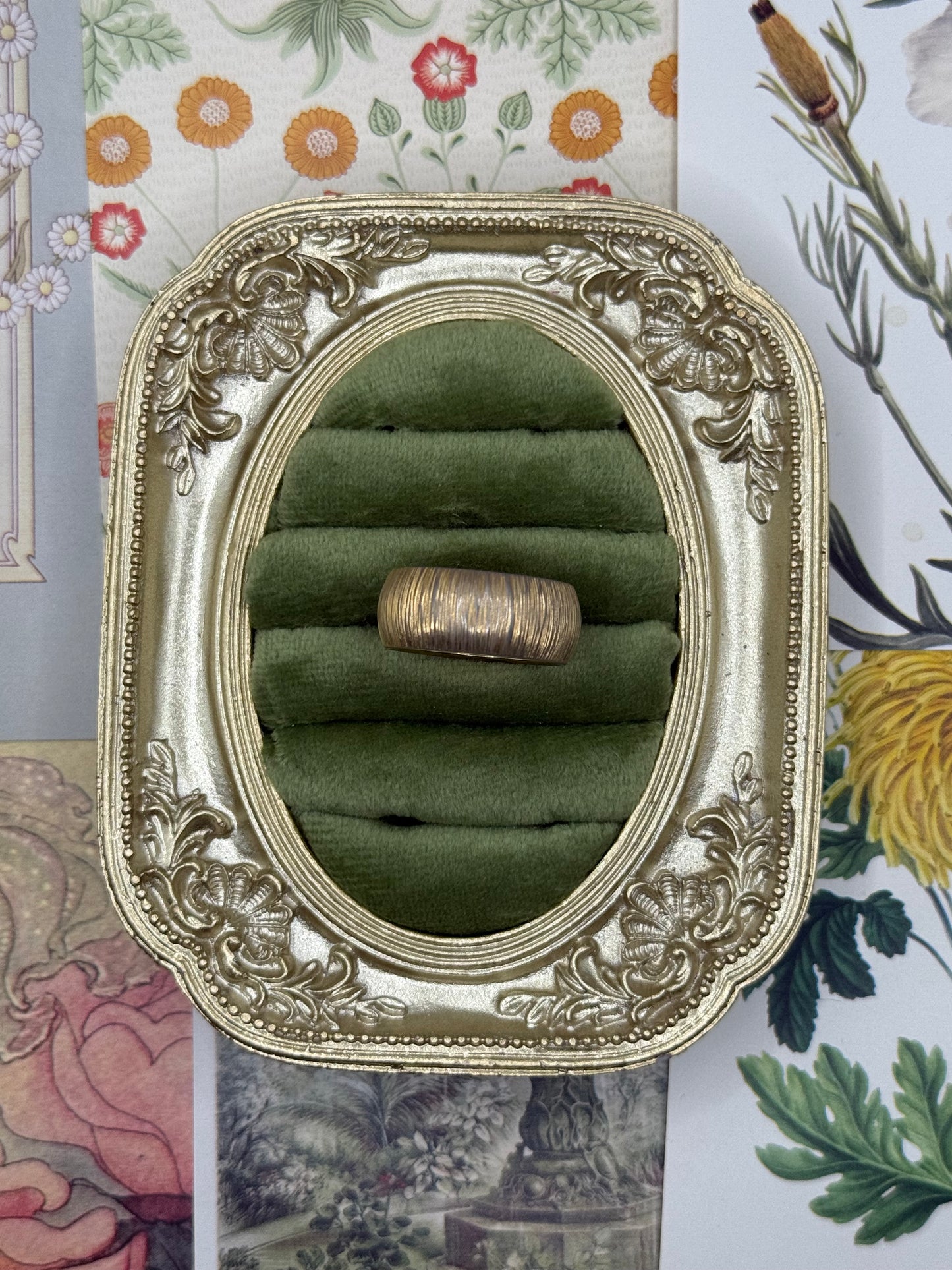 Vintage Gold Tone Avon Band Ring Size 9.5