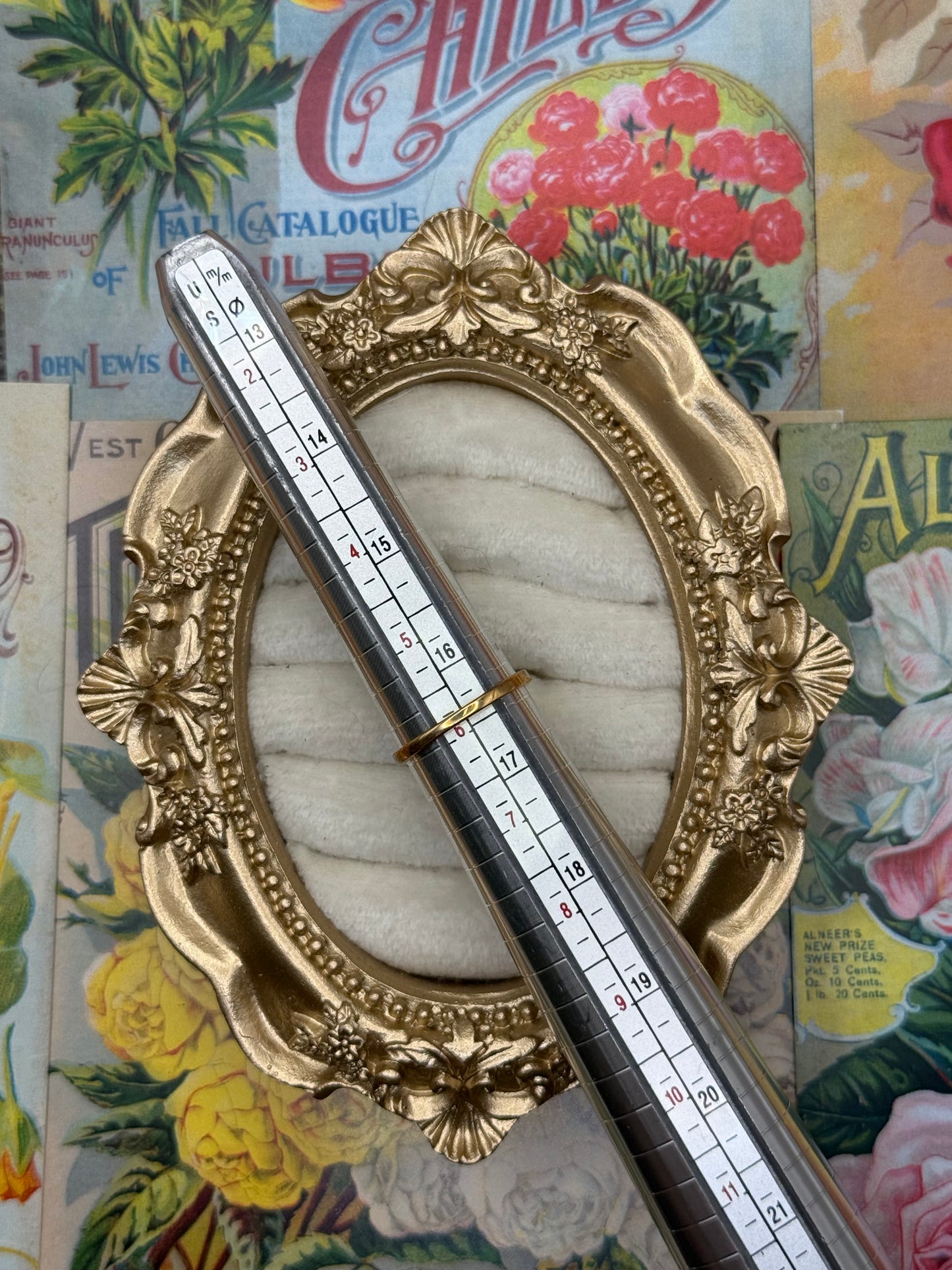 Vintage Gold Tone Dainty Ring Size 6