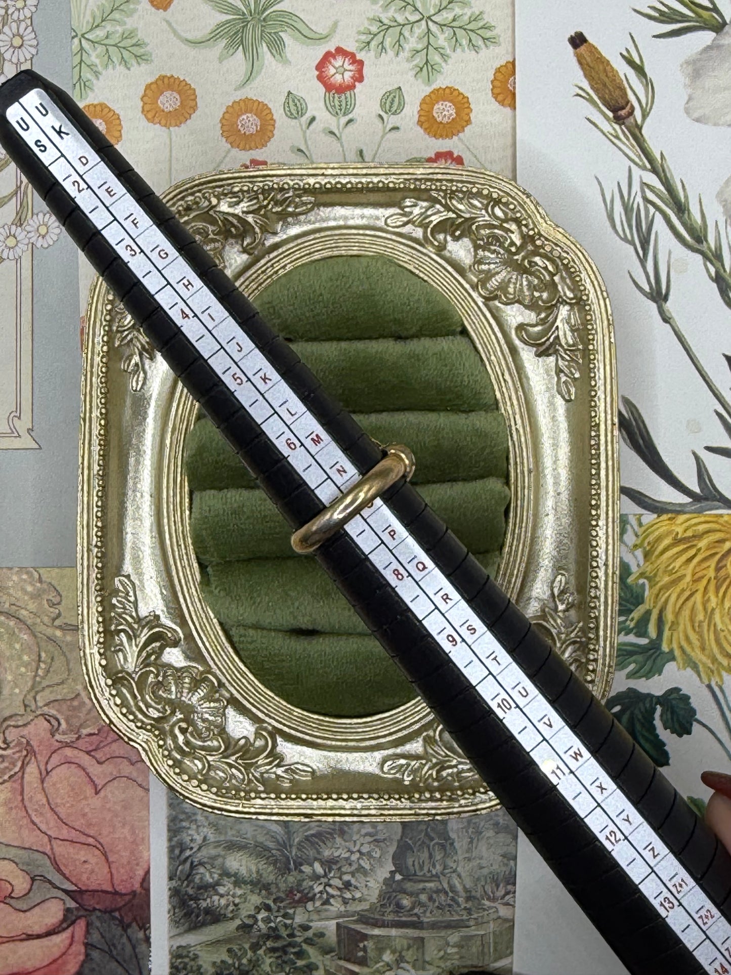 Vintage Gold Tone Avon Bamboo Ring Size 7