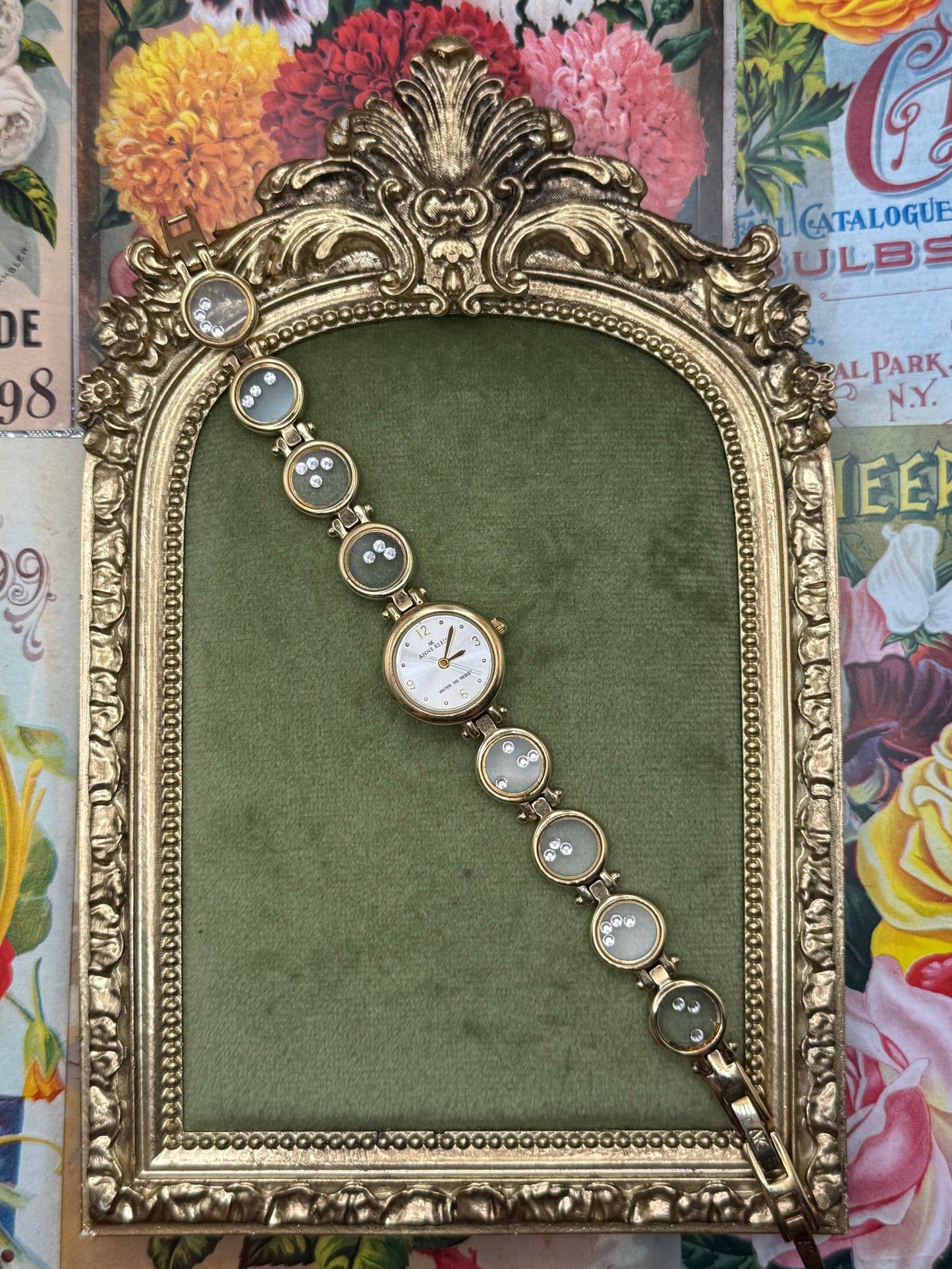 Working Vintage Gold Tone Floating Crystal Watch 6.75”