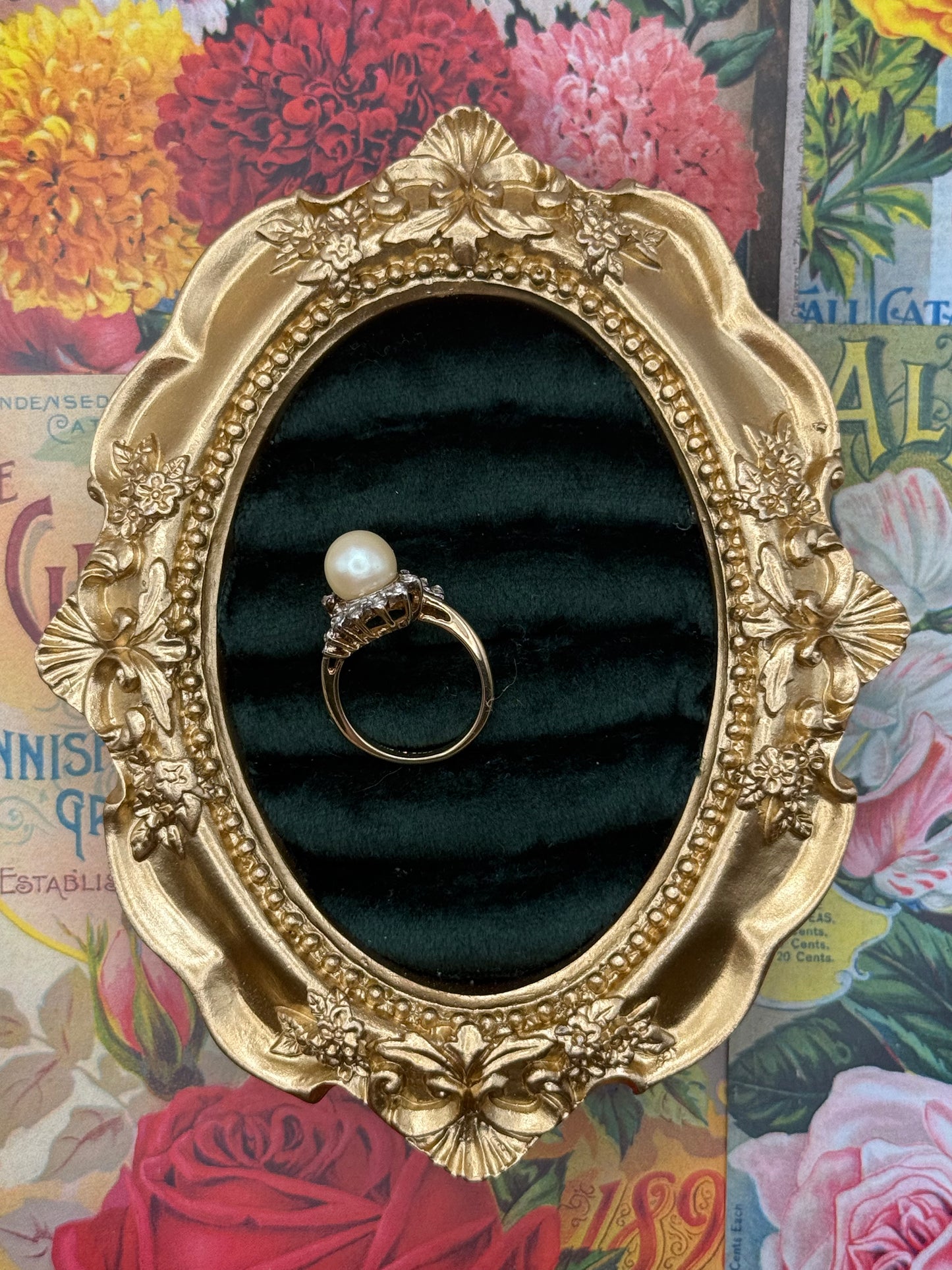 Vintage Gold Tone Old Stock Ring Size 5