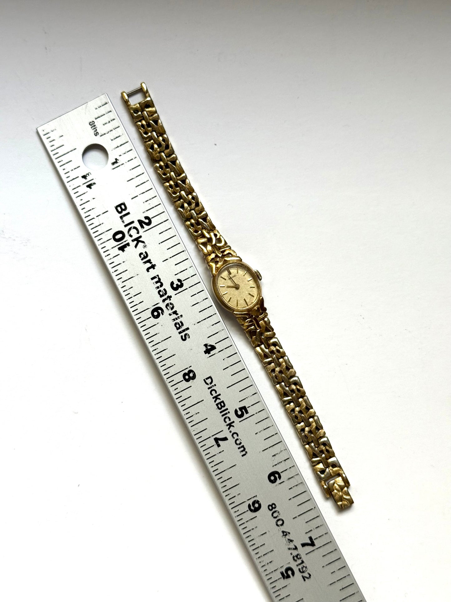 working gold tone wind up seiko watch