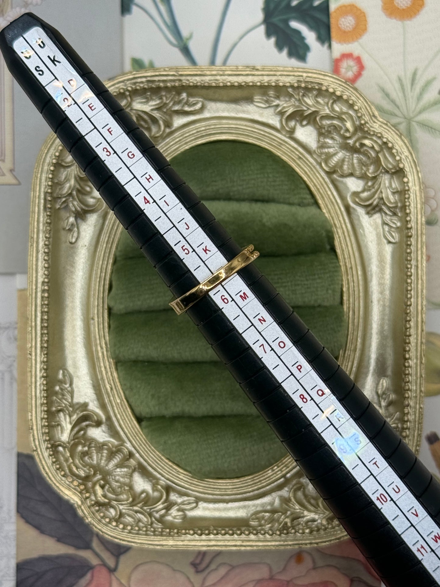 Vintage Gold Tone Old Stock Gemstone Ring Size 5.75