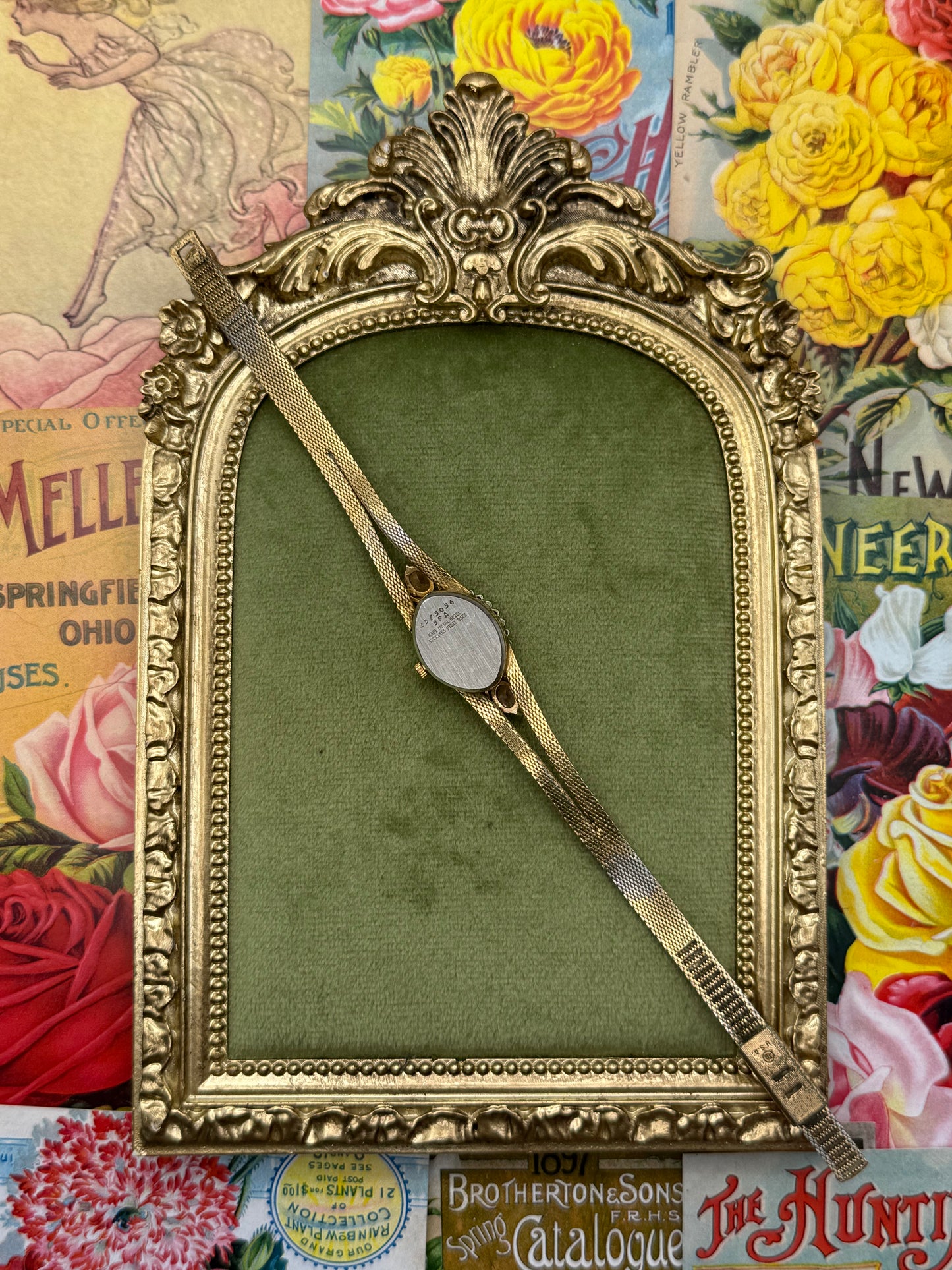 Working Vintage Gold Tone Pink Stone Watch