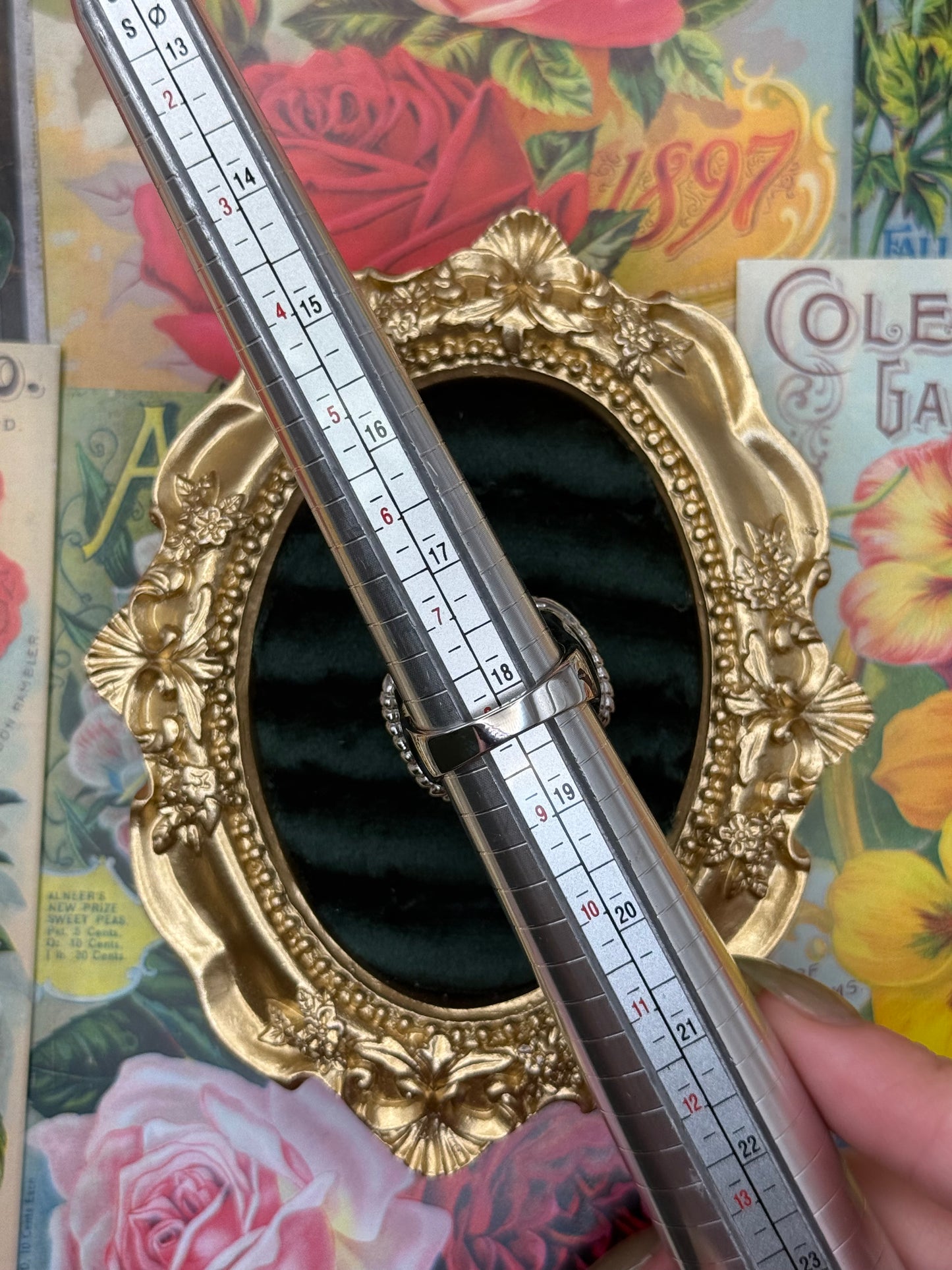 Vintage Silver Tone Old Stock Ring Size 8