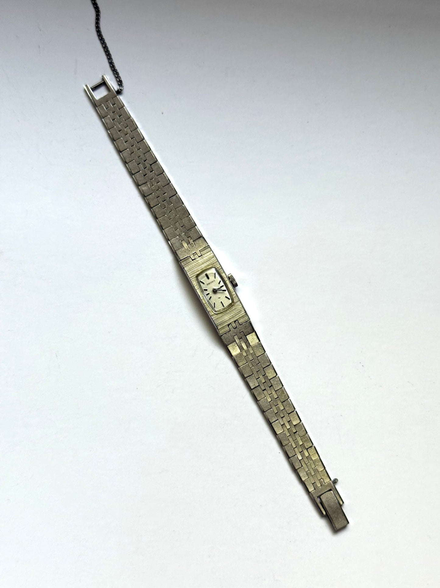working silver tone wind up seiko watch