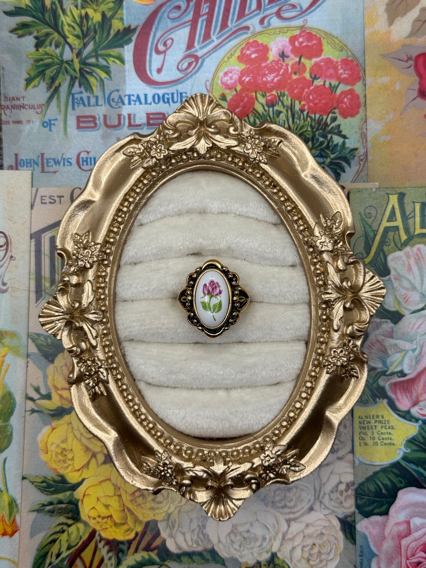 Vintage Gold Tone Avon Ring Size 5.75