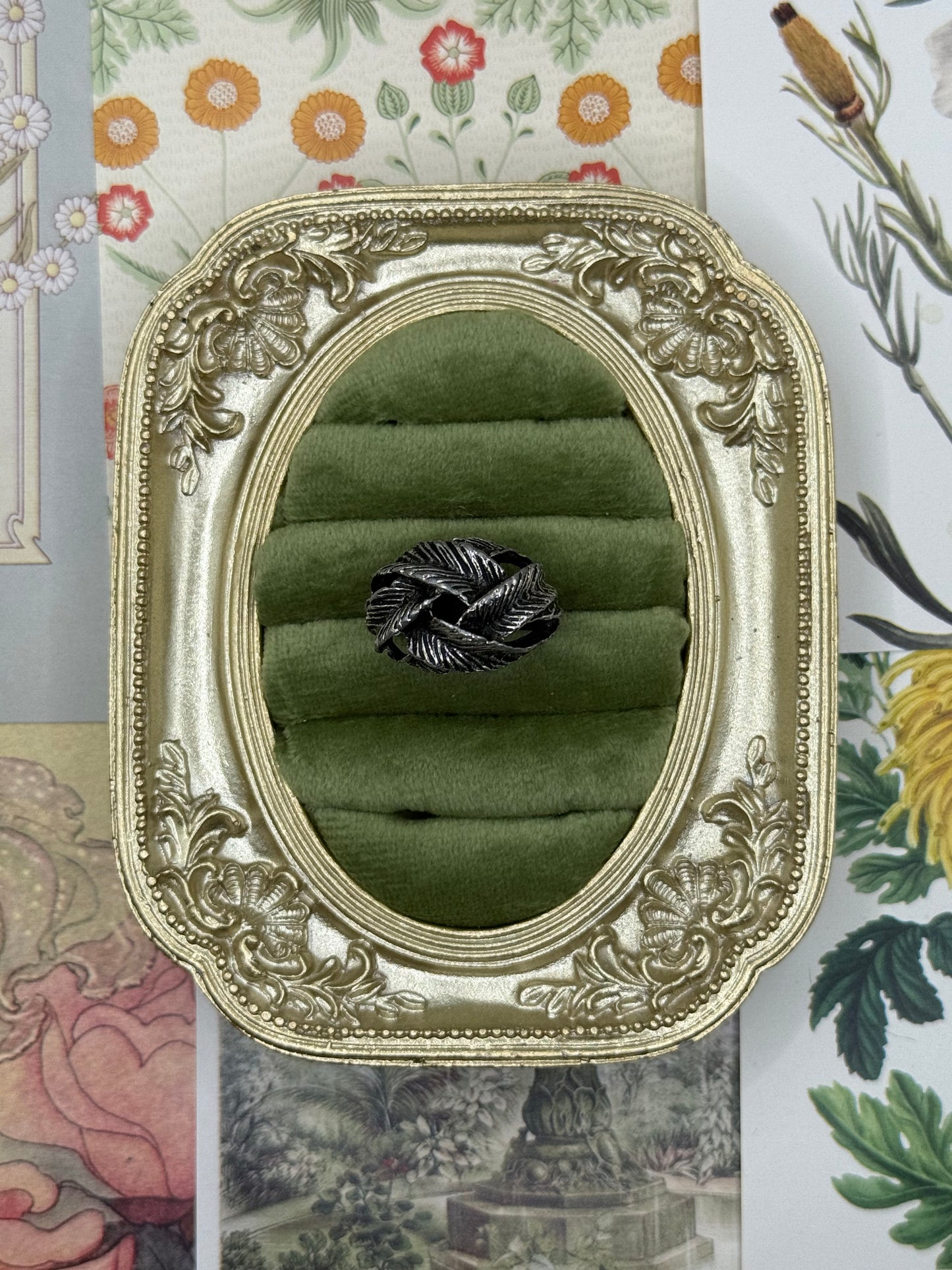 Vintage Silver Tone Ring Size 7.5