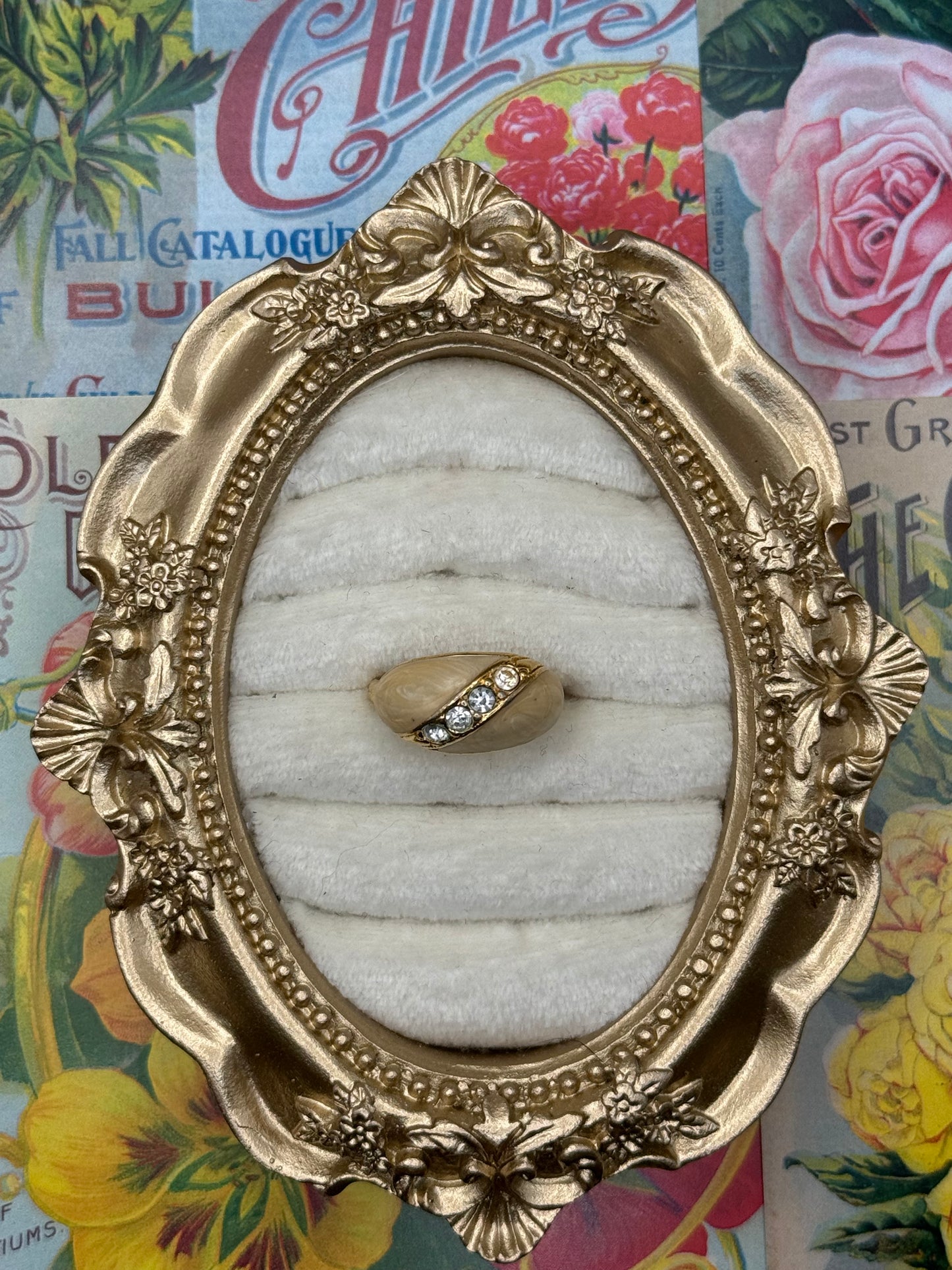 Vintage Gold Tone Enameled Ring Size 8