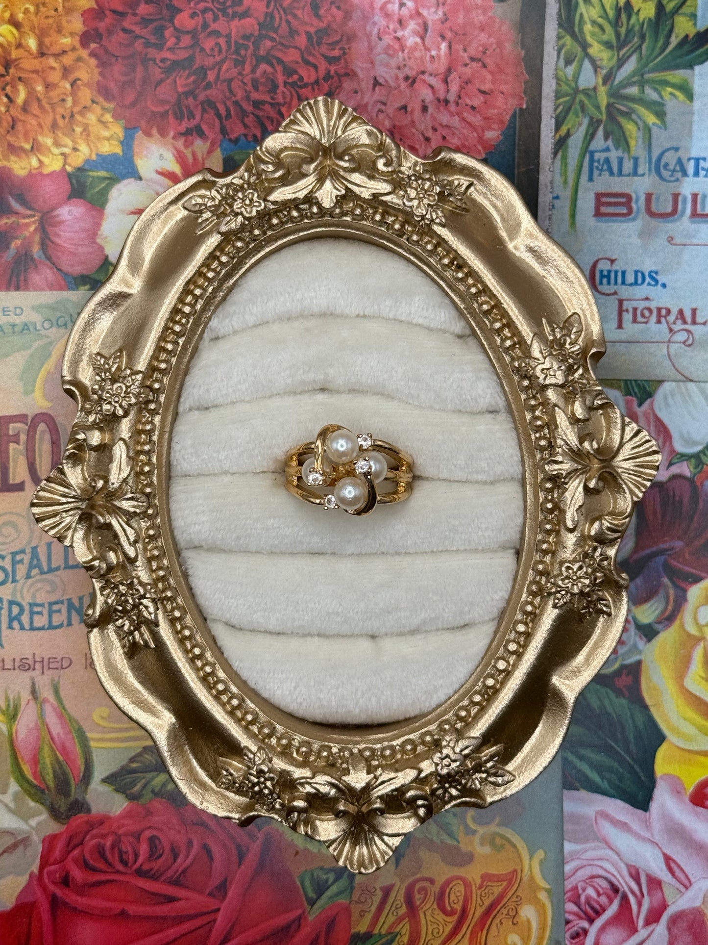 Vintage Gold Tone Pearl Ring Size 5