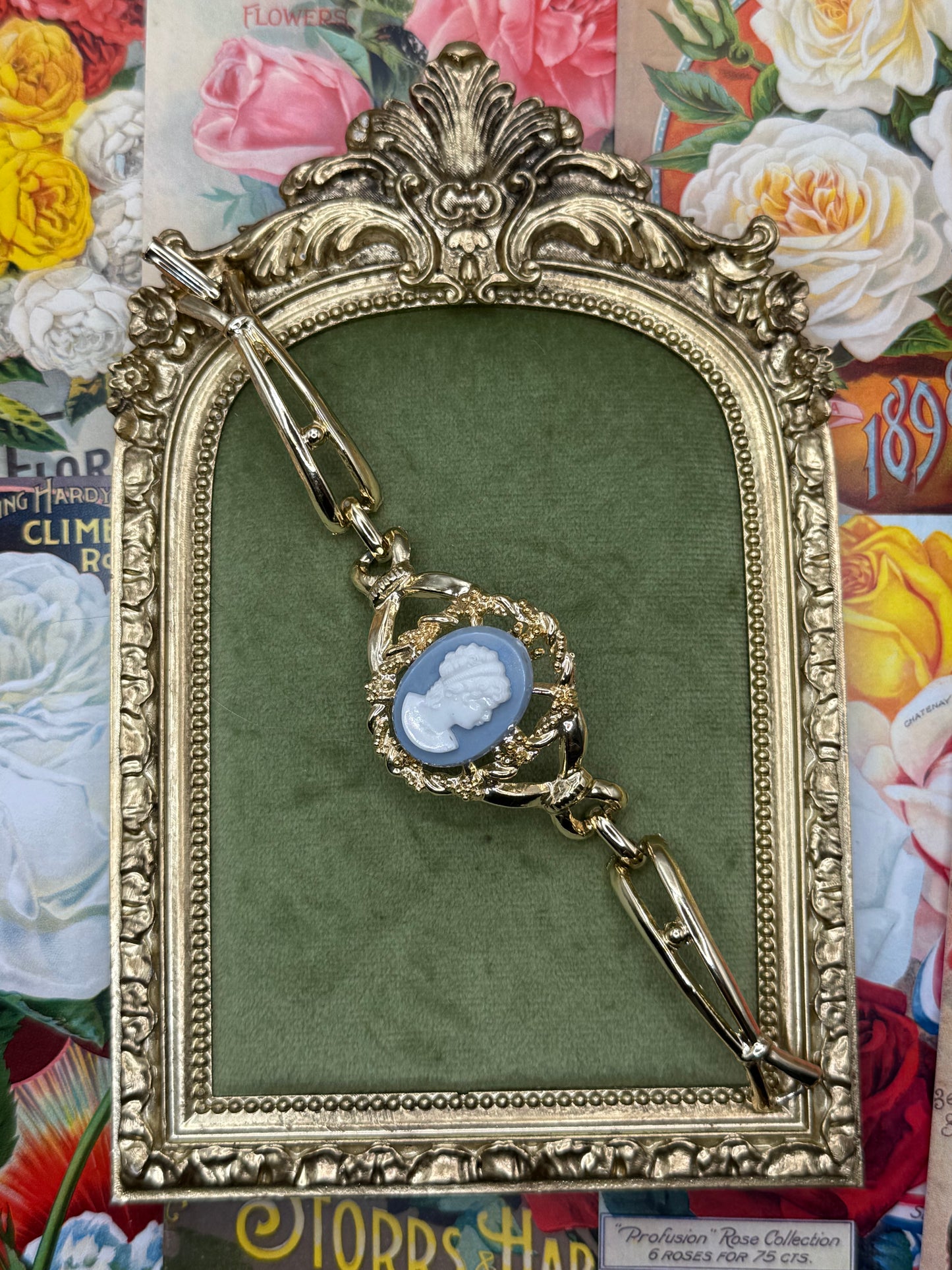 Modern Gold Tone Cameo Bracelet