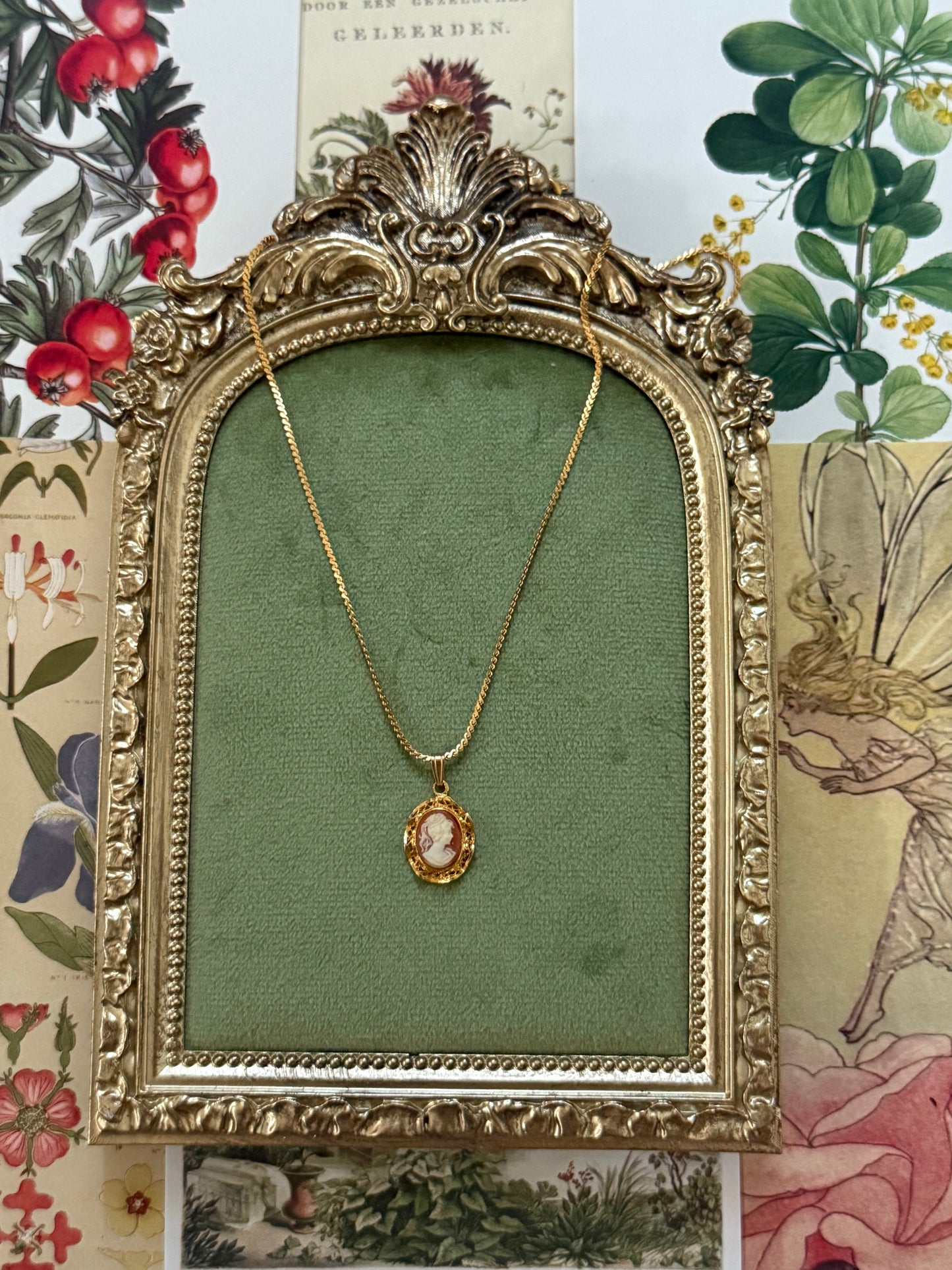 Vintage Gold Tone Cameo Necklace