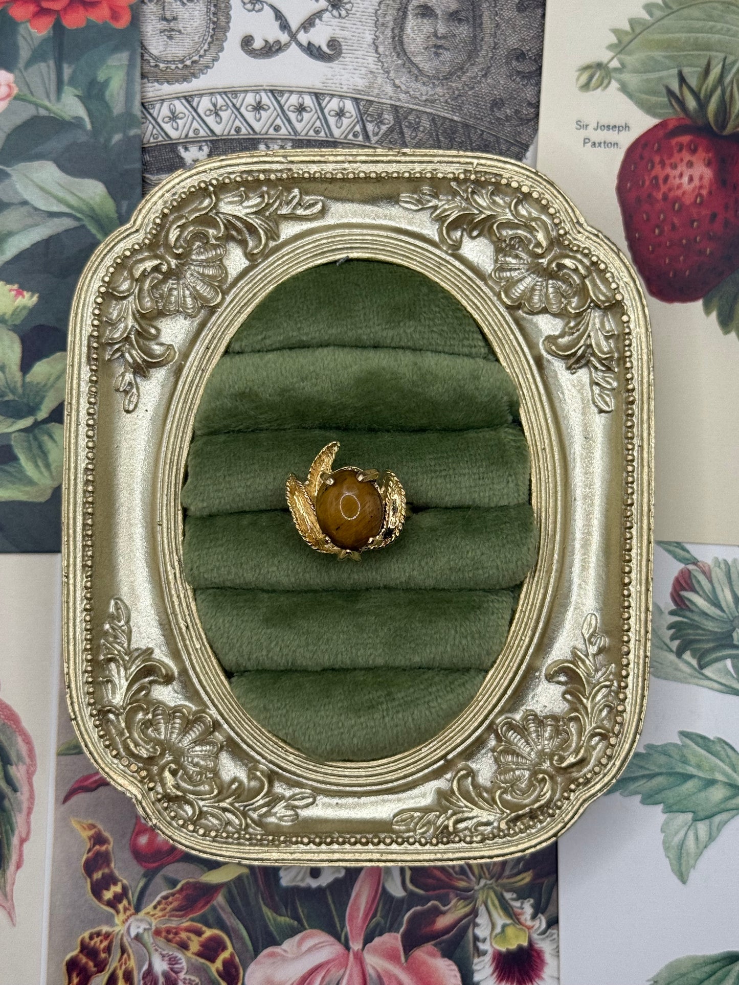 Vintage Gold Tone Old Stock Gemstone Ring Size 4.5