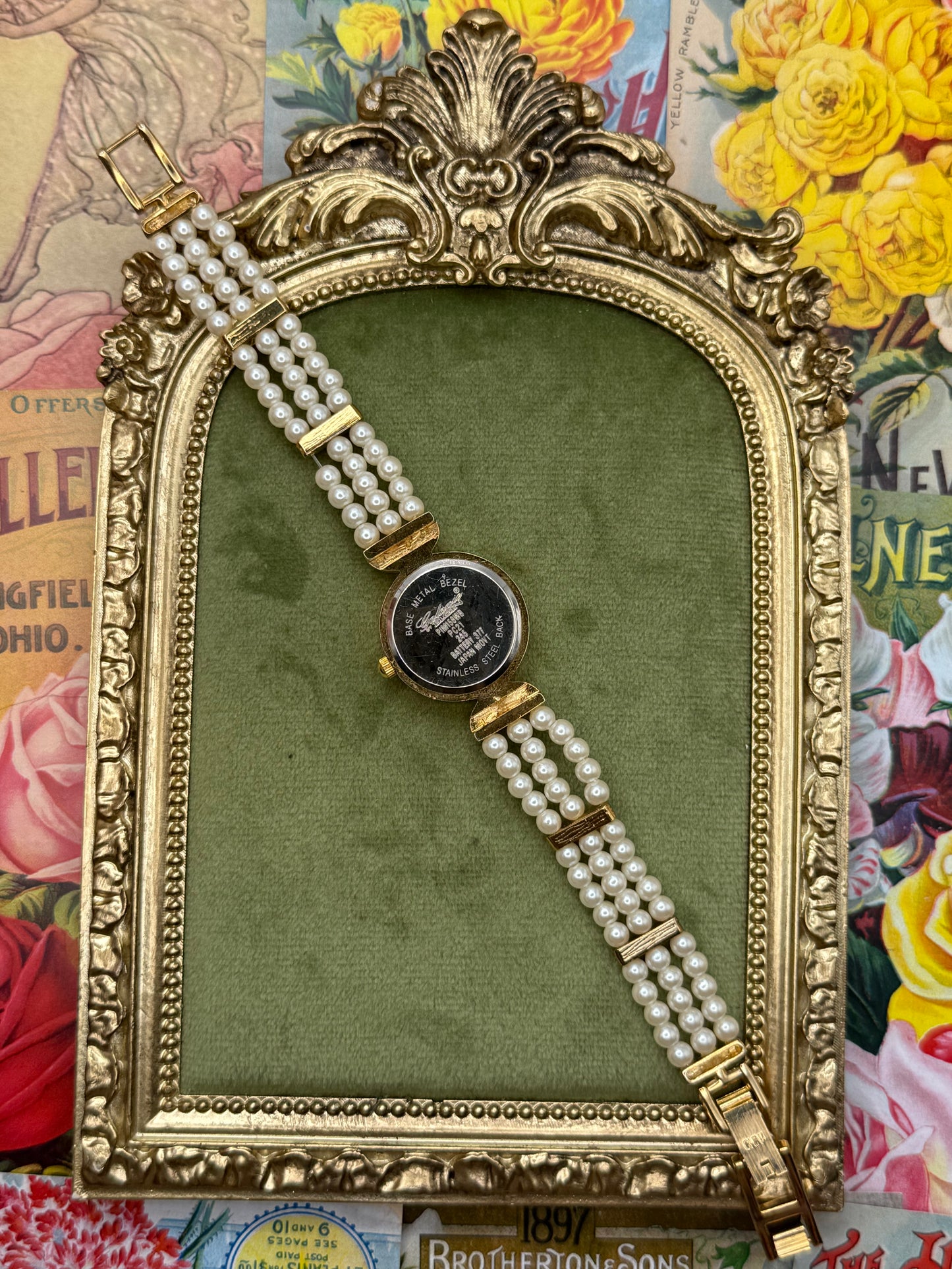 Working Vintage Gold Tone Pearl Watch