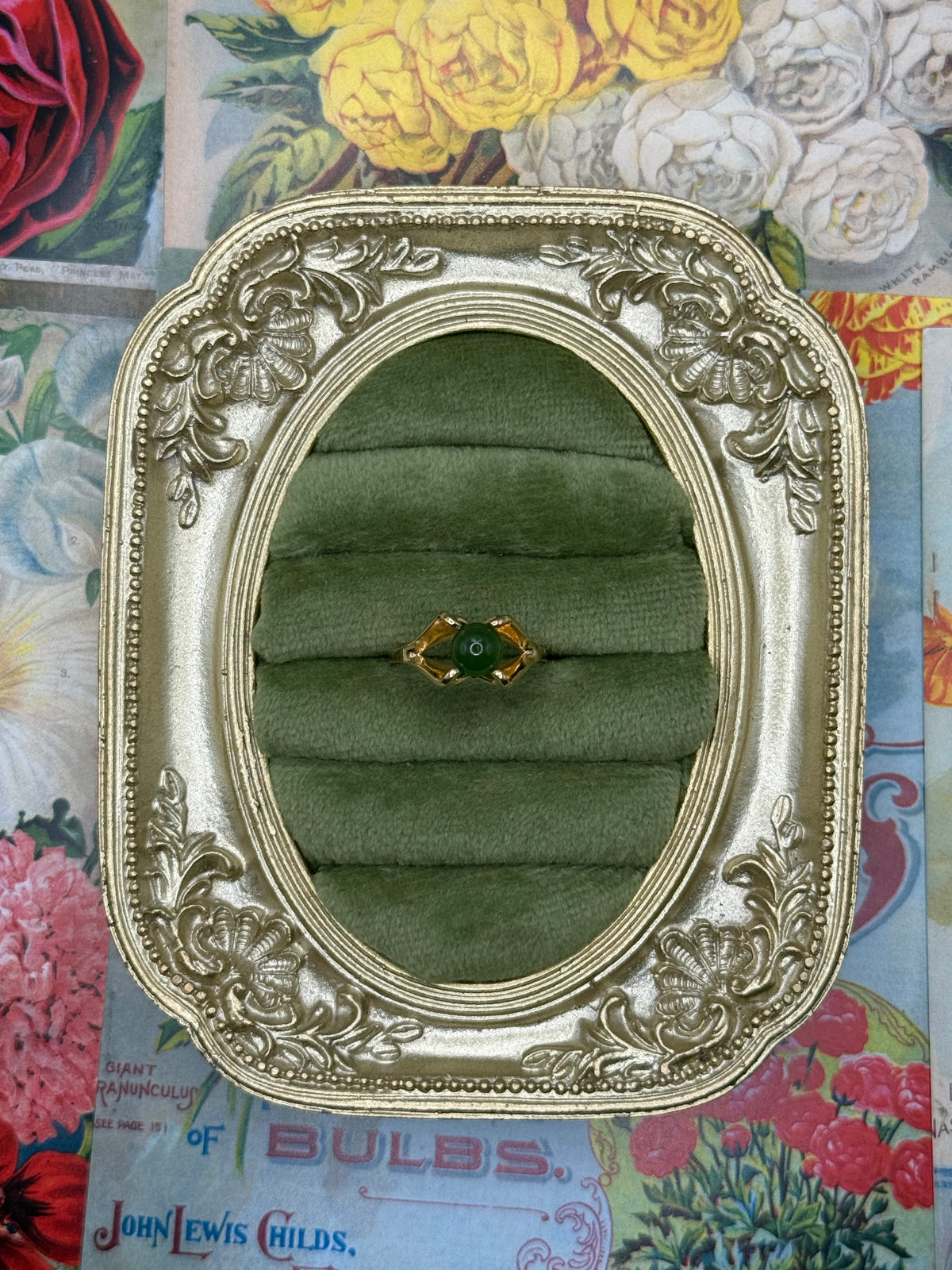 Vintage Gold Tone Green Ball Ring Size 7