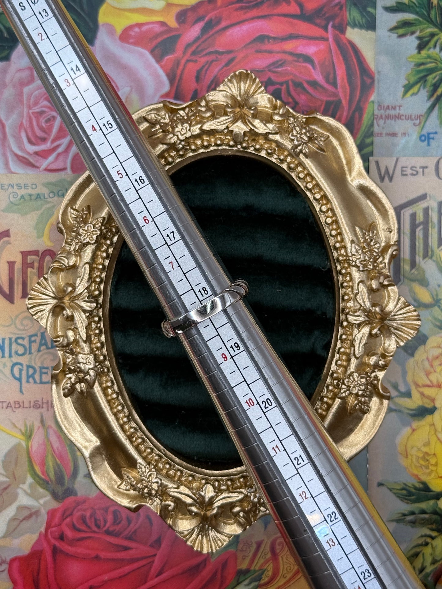 Vintage Two Tone Old Stock Bezel Ring Size 8