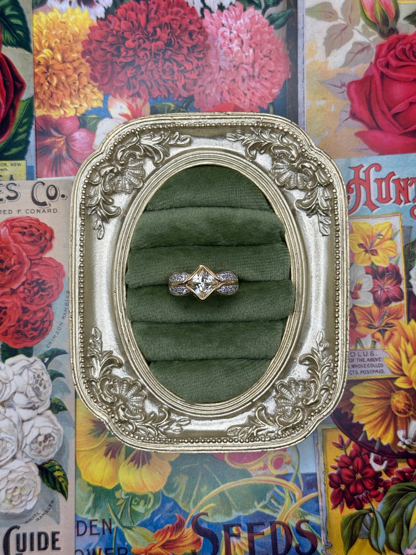 Vintage Gold Tone Old Stock Ring Size 8
