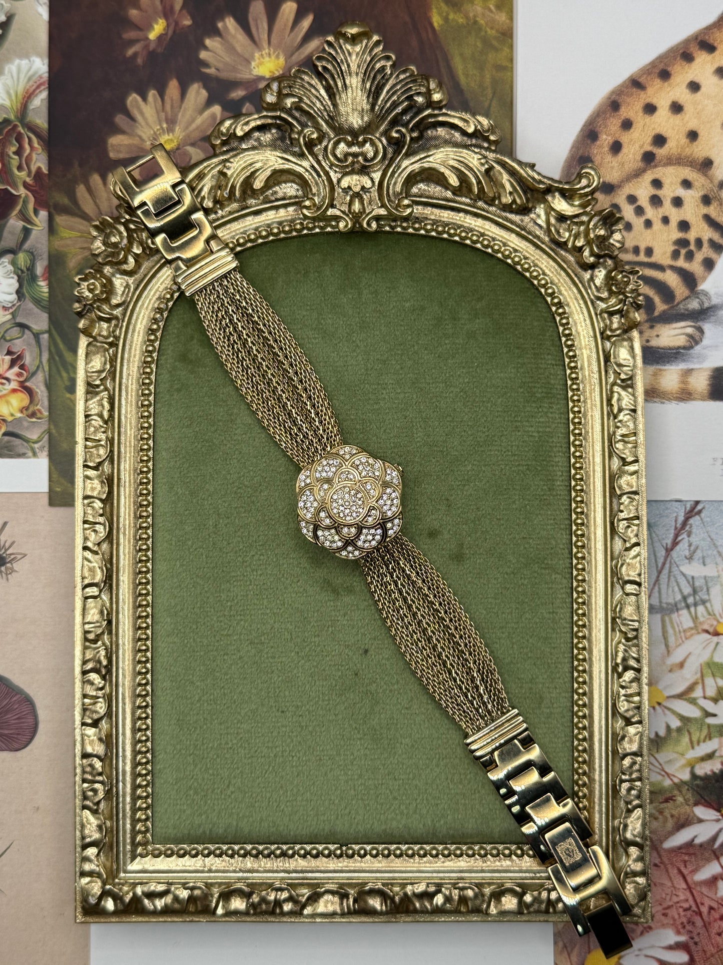 Working Vintage Gold Tone Peek a Boo Watch