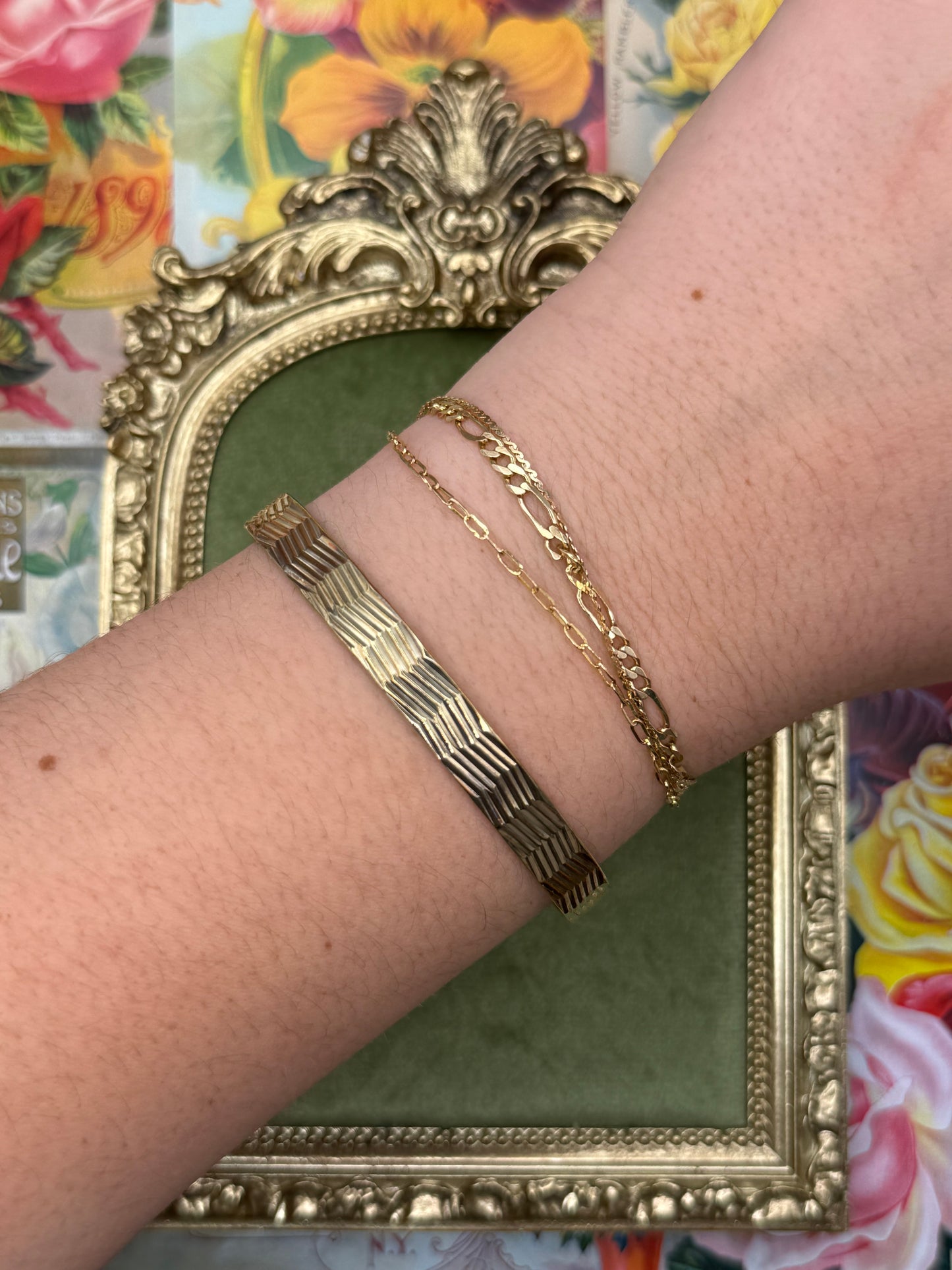 Vintage Gold Tone Textured Bangle 8”
