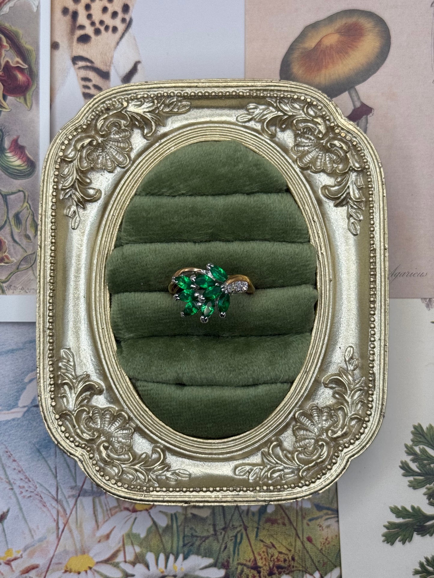 Vintage Gold Tone Old Stock Ring Size 8